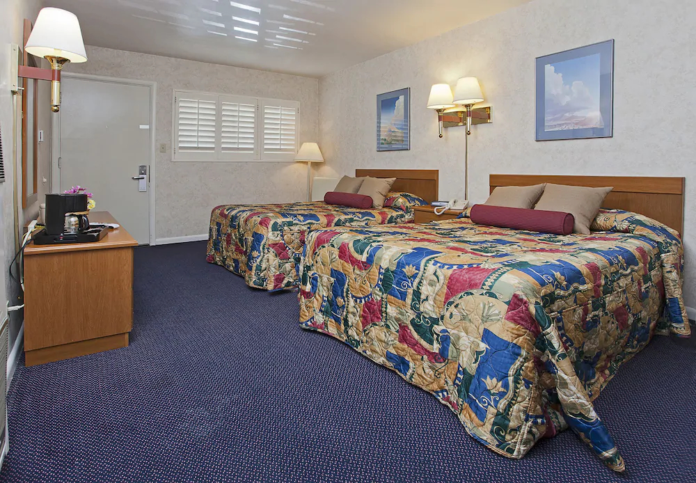 Town House Motel