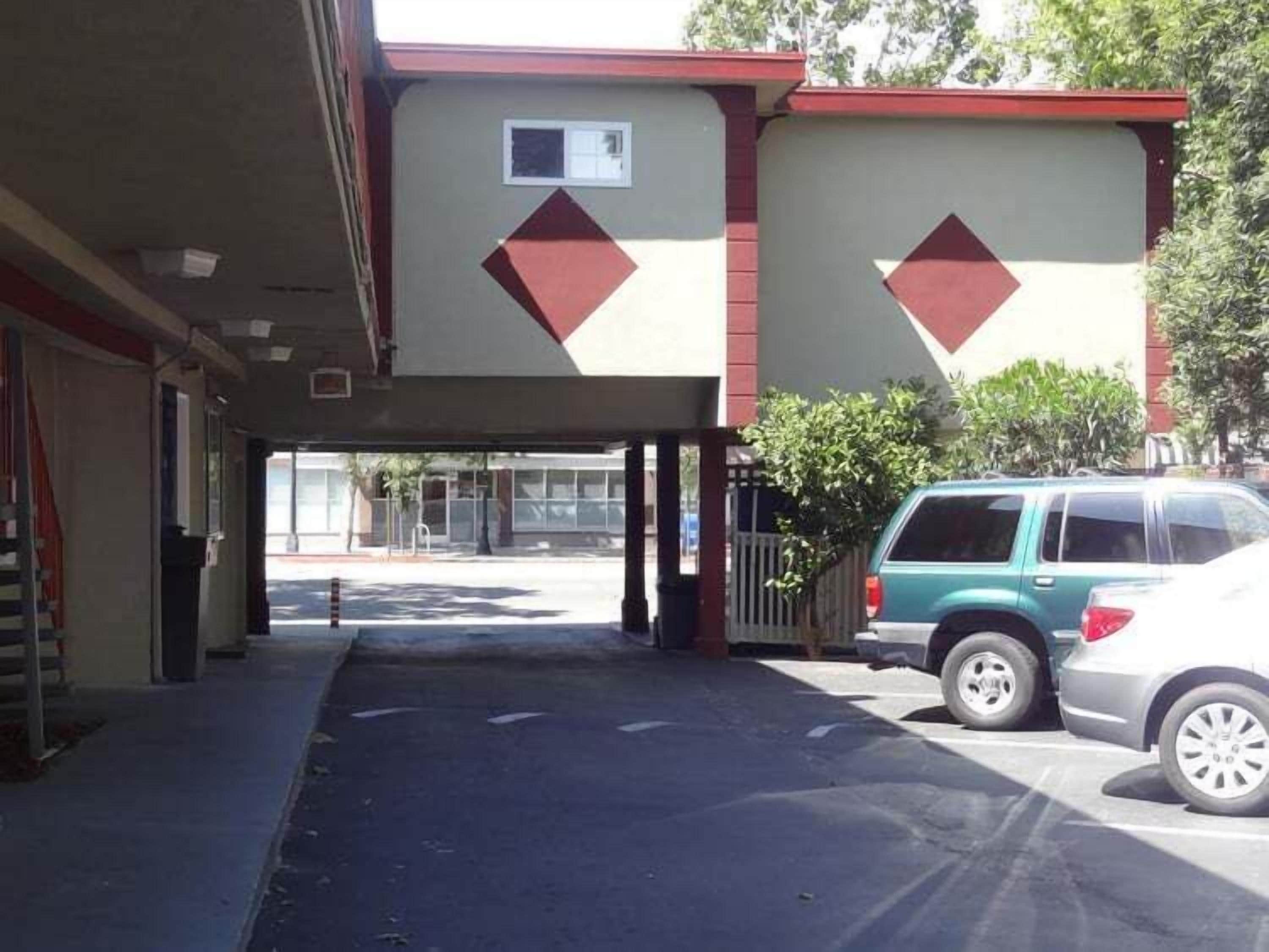 Flamingo Motel