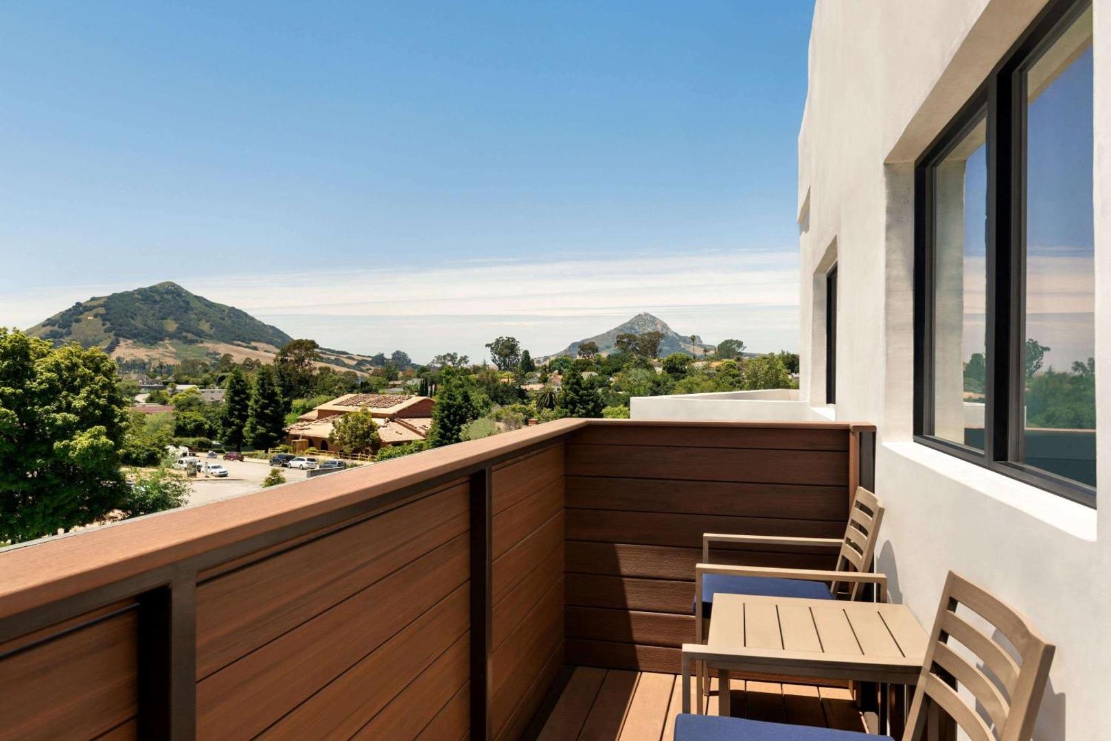 La Quinta Inn & Suites by Wyndham San Luis Obispo Downtown