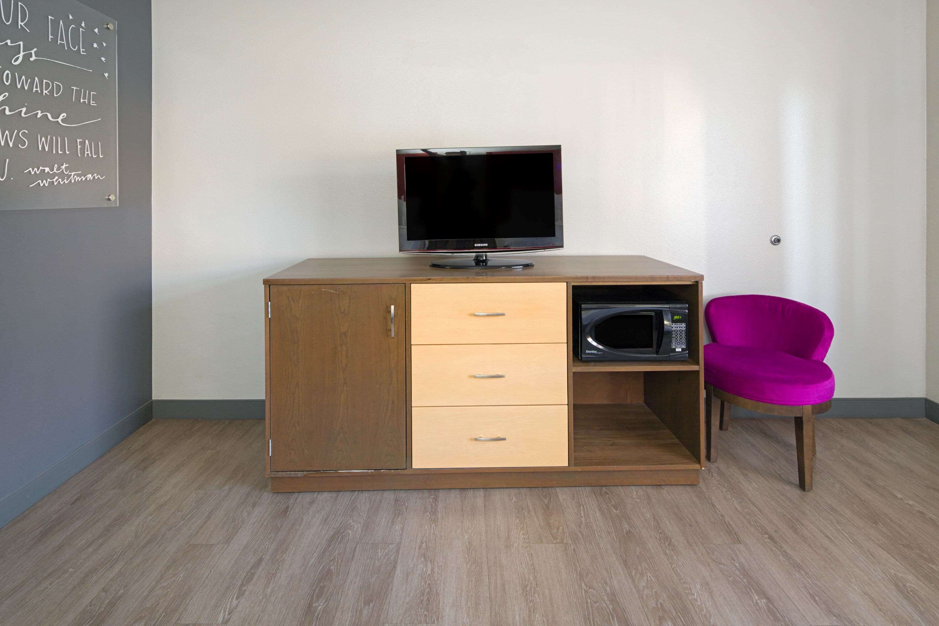 La Quinta Inn & Suites by Wyndham Orange County Airport