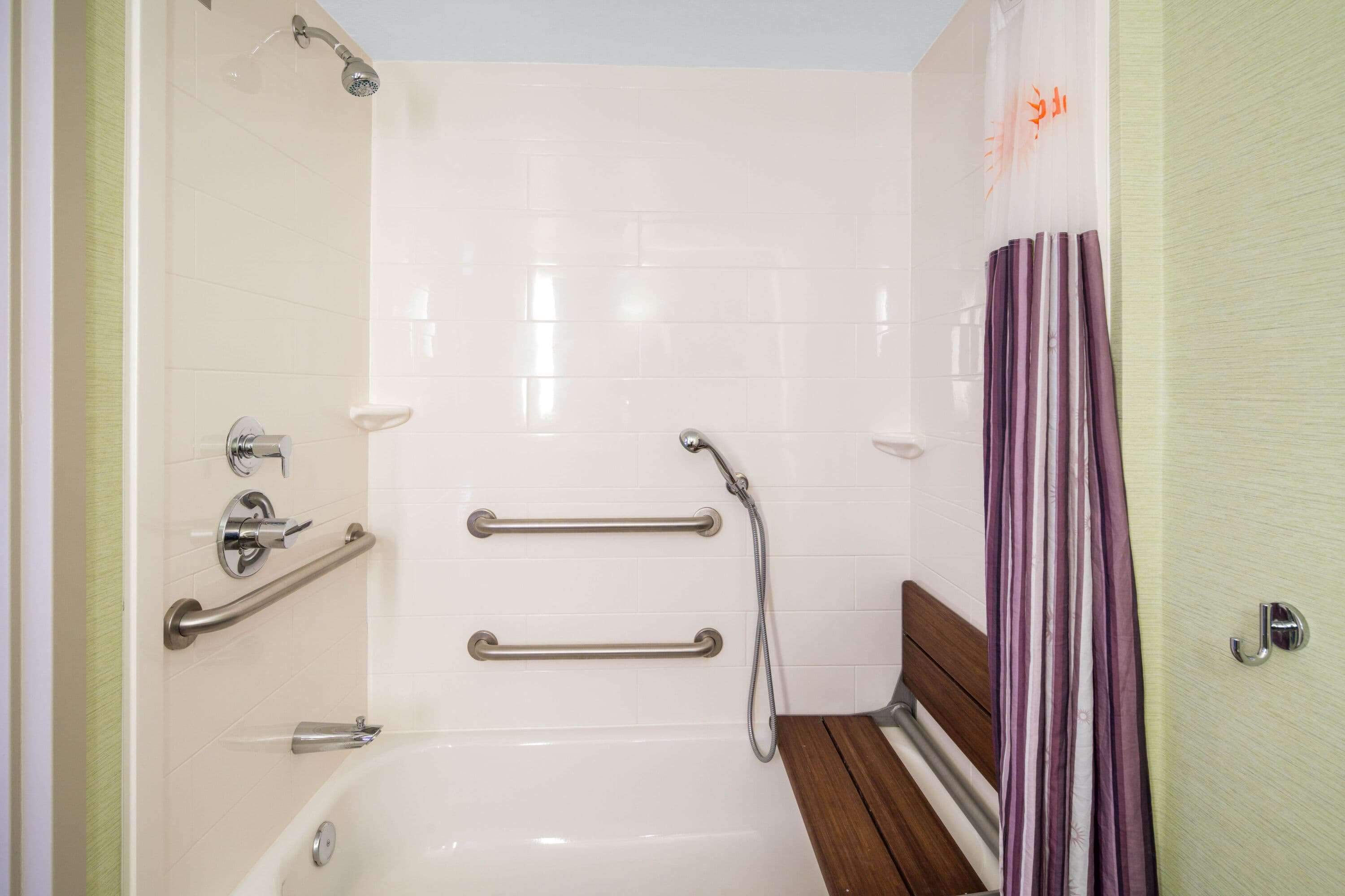 La Quinta Inn & Suites by Wyndham Orange County Airport
