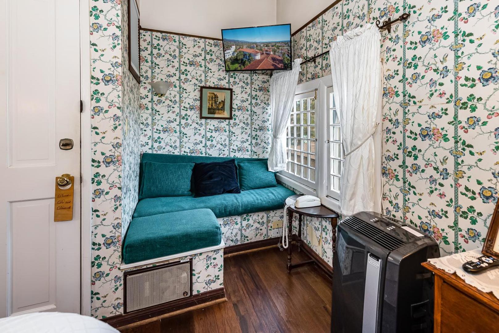 Bath Street Inn