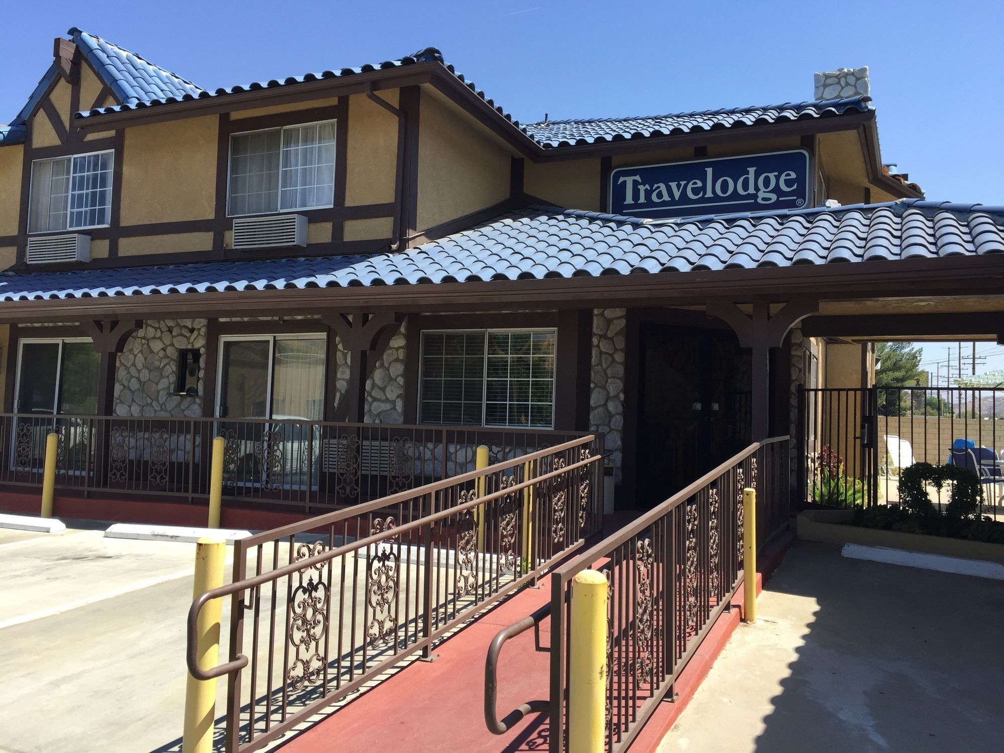 Travelodge by Wyndham Santa Clarita/Valencia