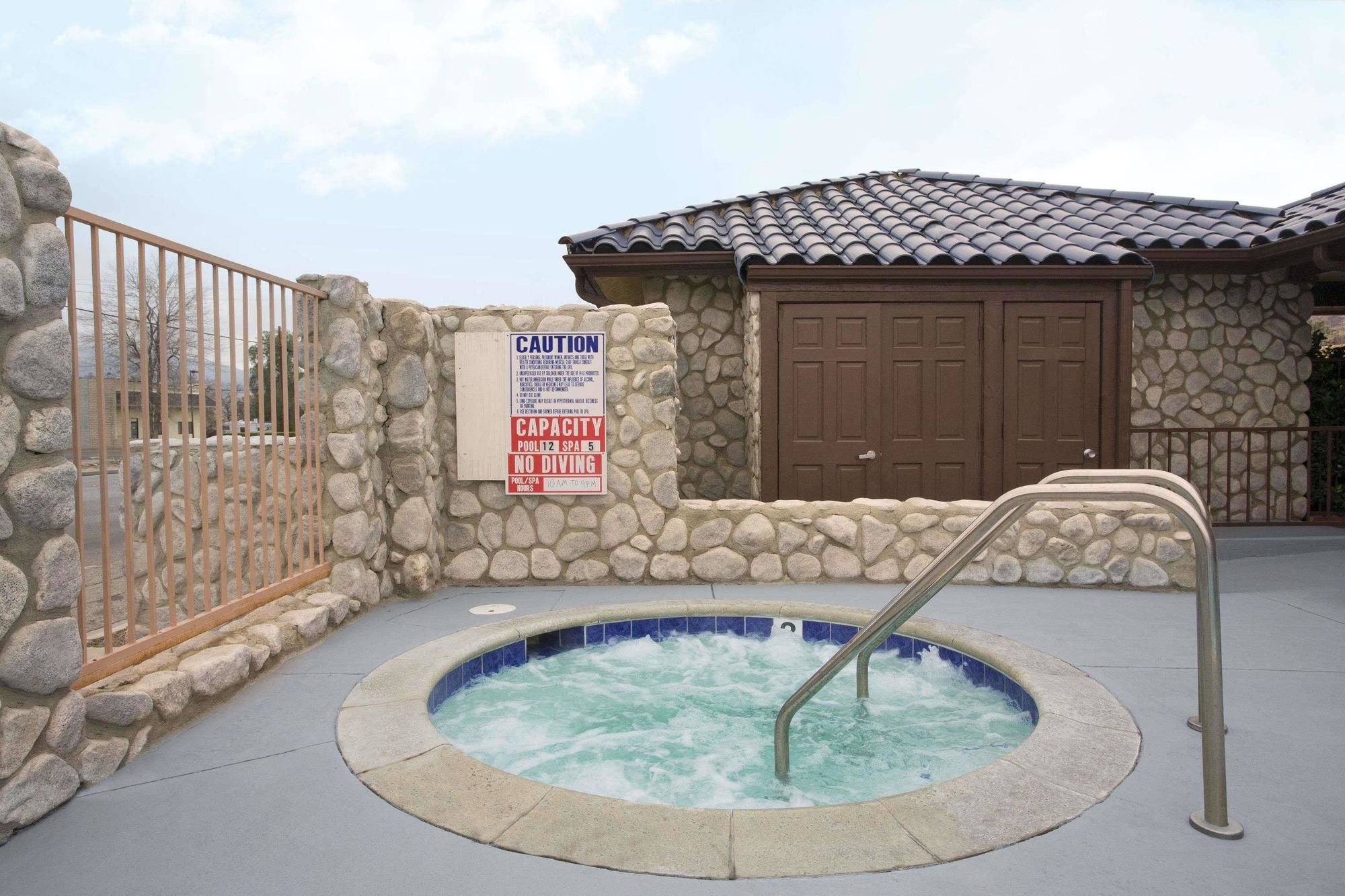 Travelodge by Wyndham Santa Clarita/Valencia