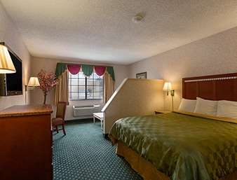 Travelodge by Wyndham Santa Clarita/Valencia