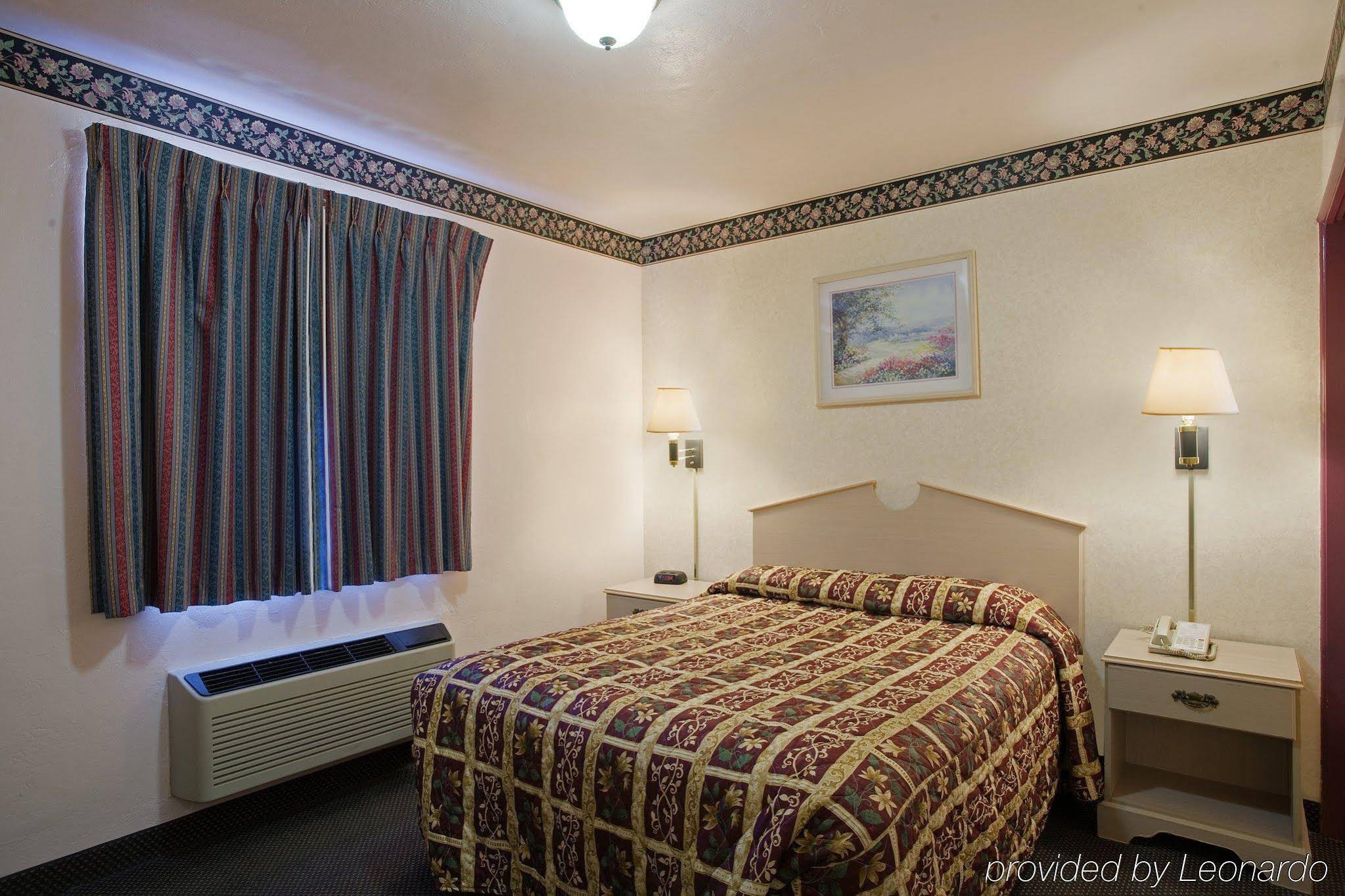 Riverside Inn & Suites Santa Cruz, CA