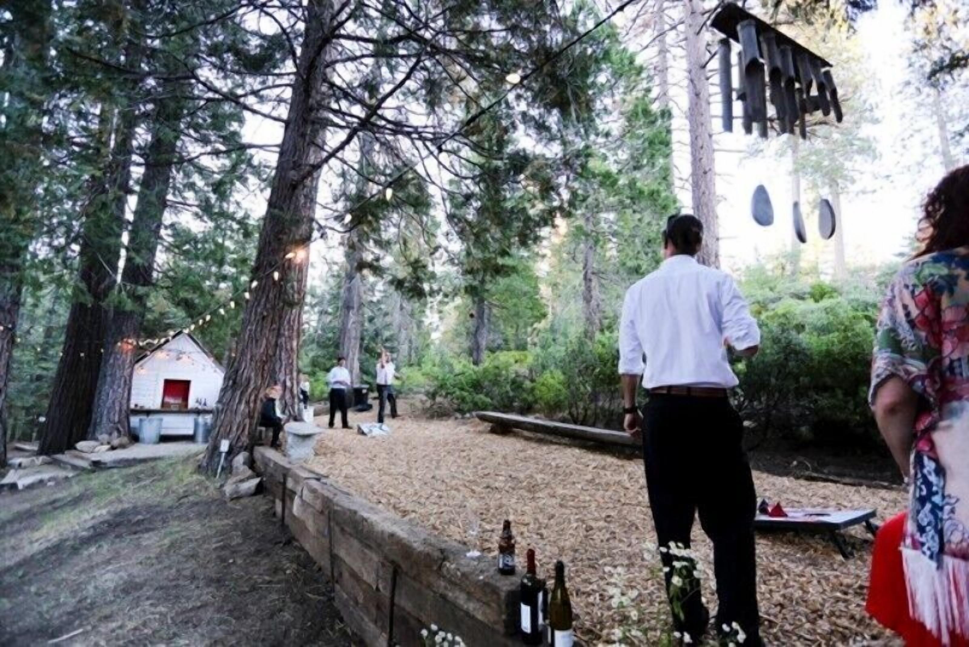 Shaver Lake Village Hotel