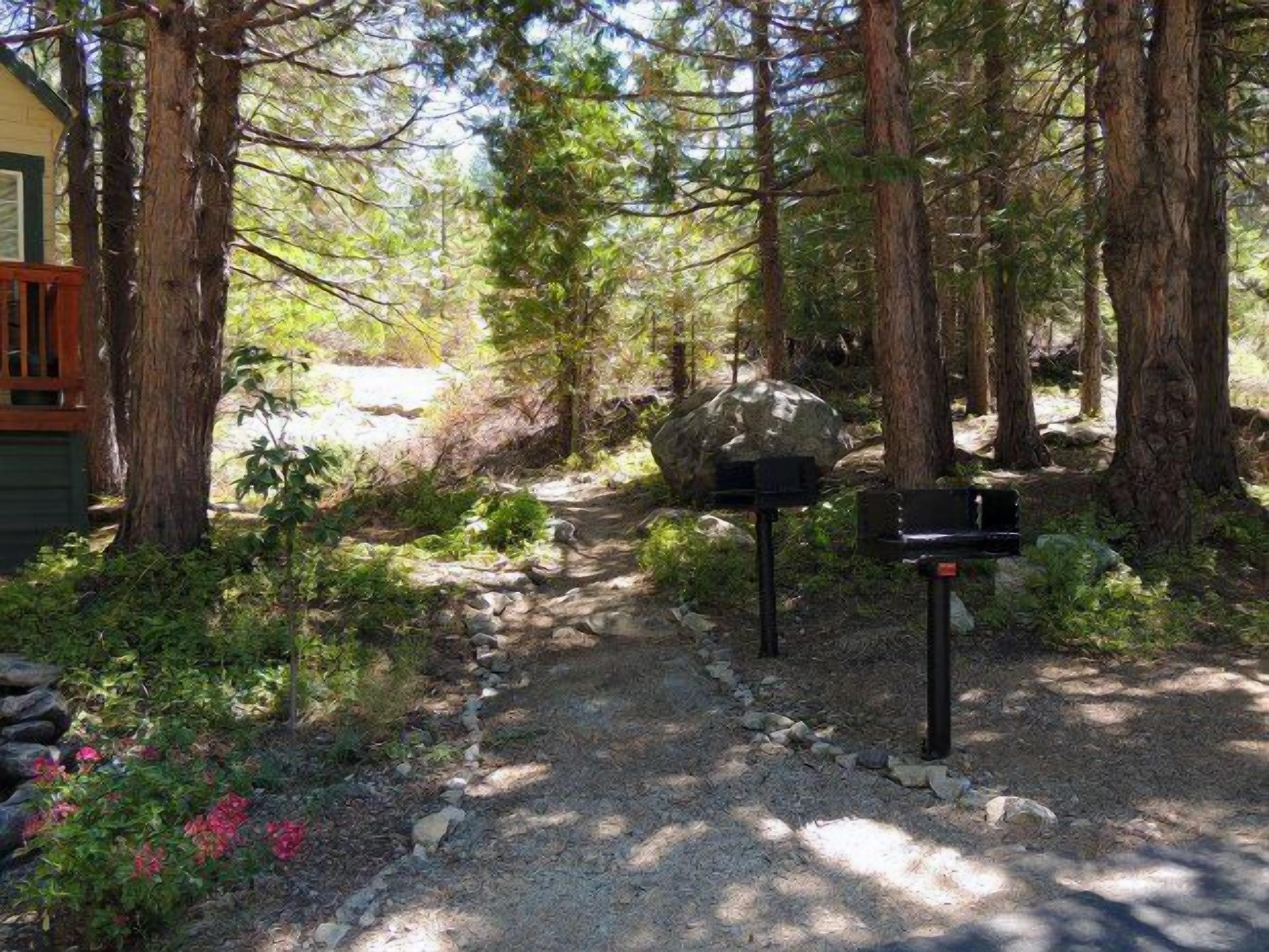 Shaver Lake Village Hotel
