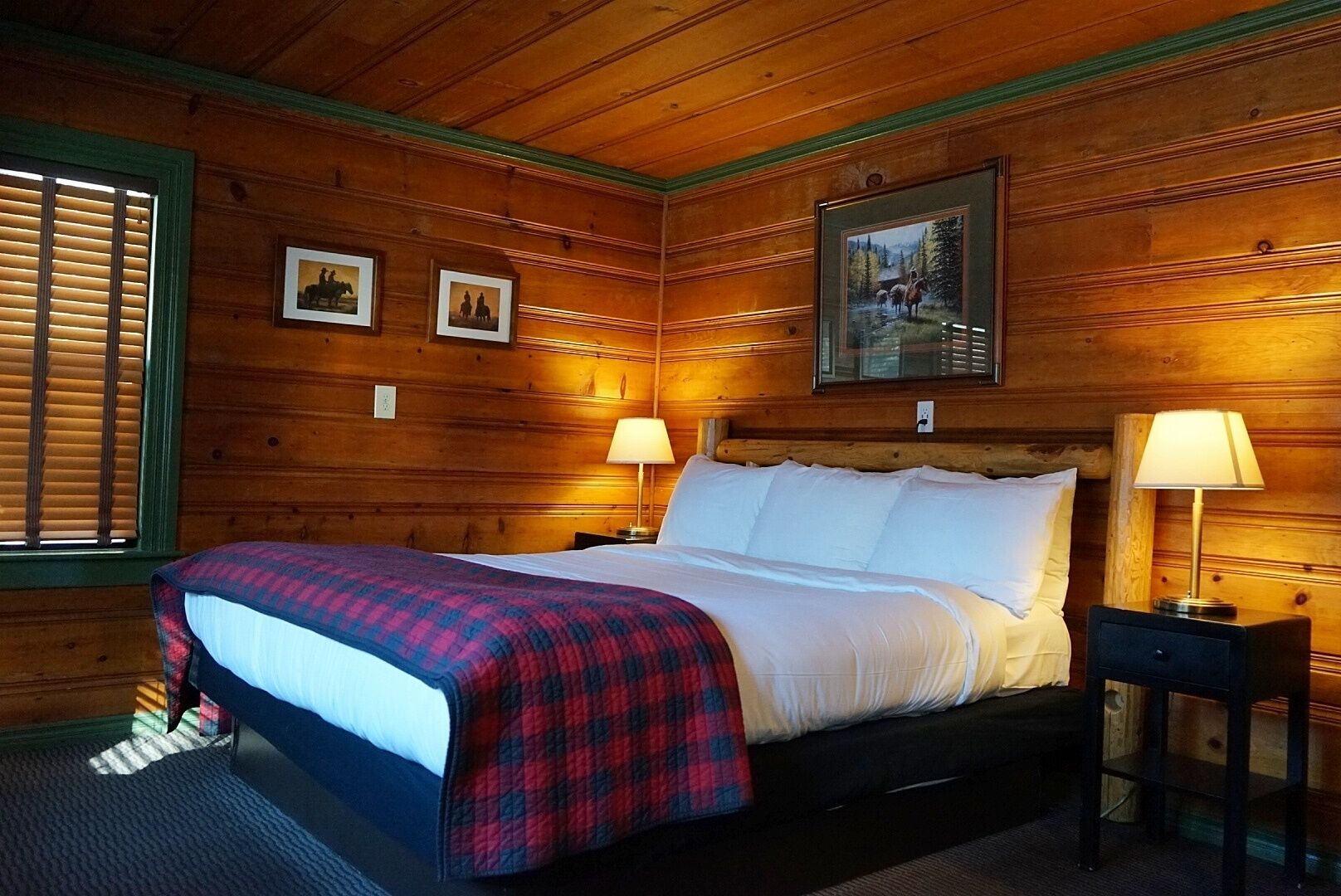 Shaver Lake Village Hotel