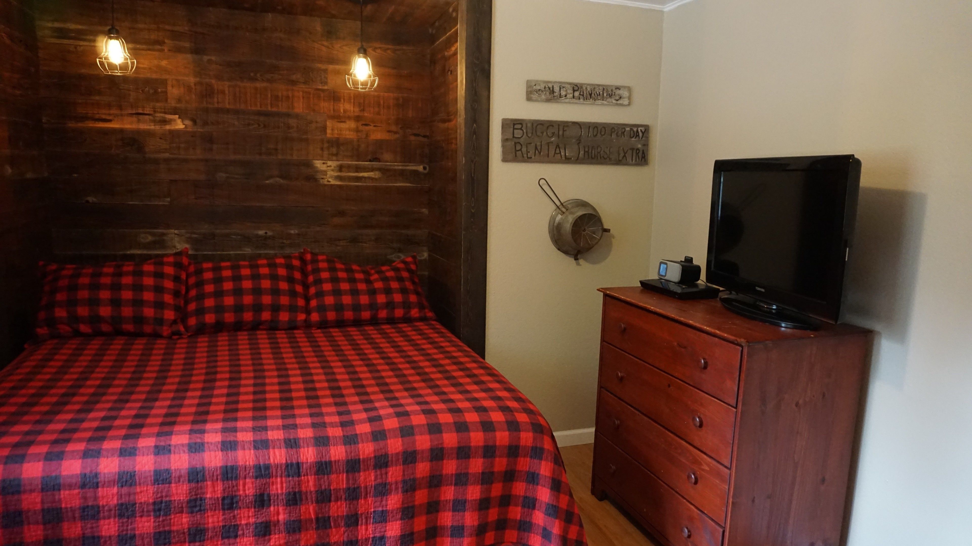 Shaver Lake Village Hotel