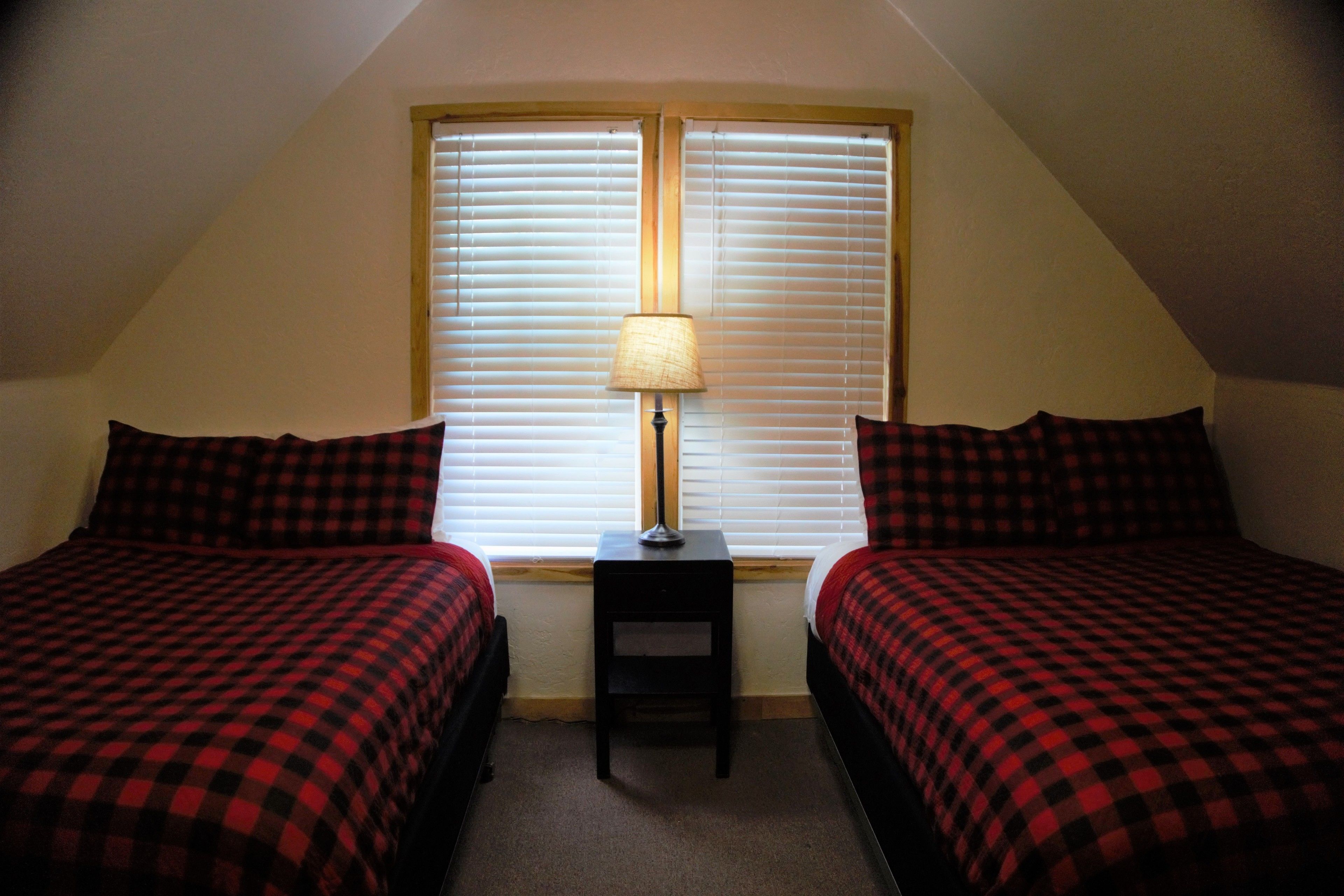 Shaver Lake Village Hotel