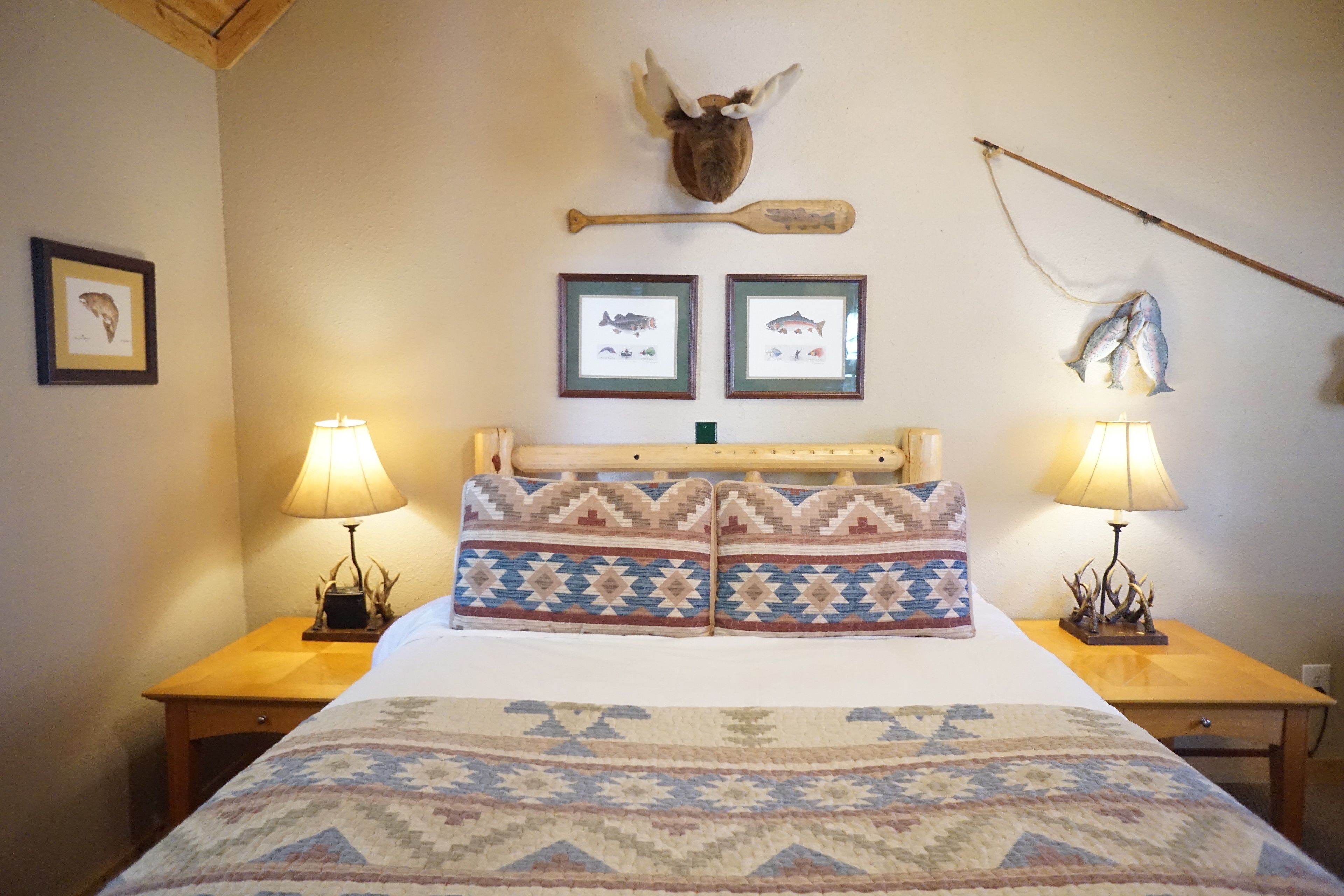 Shaver Lake Village Hotel