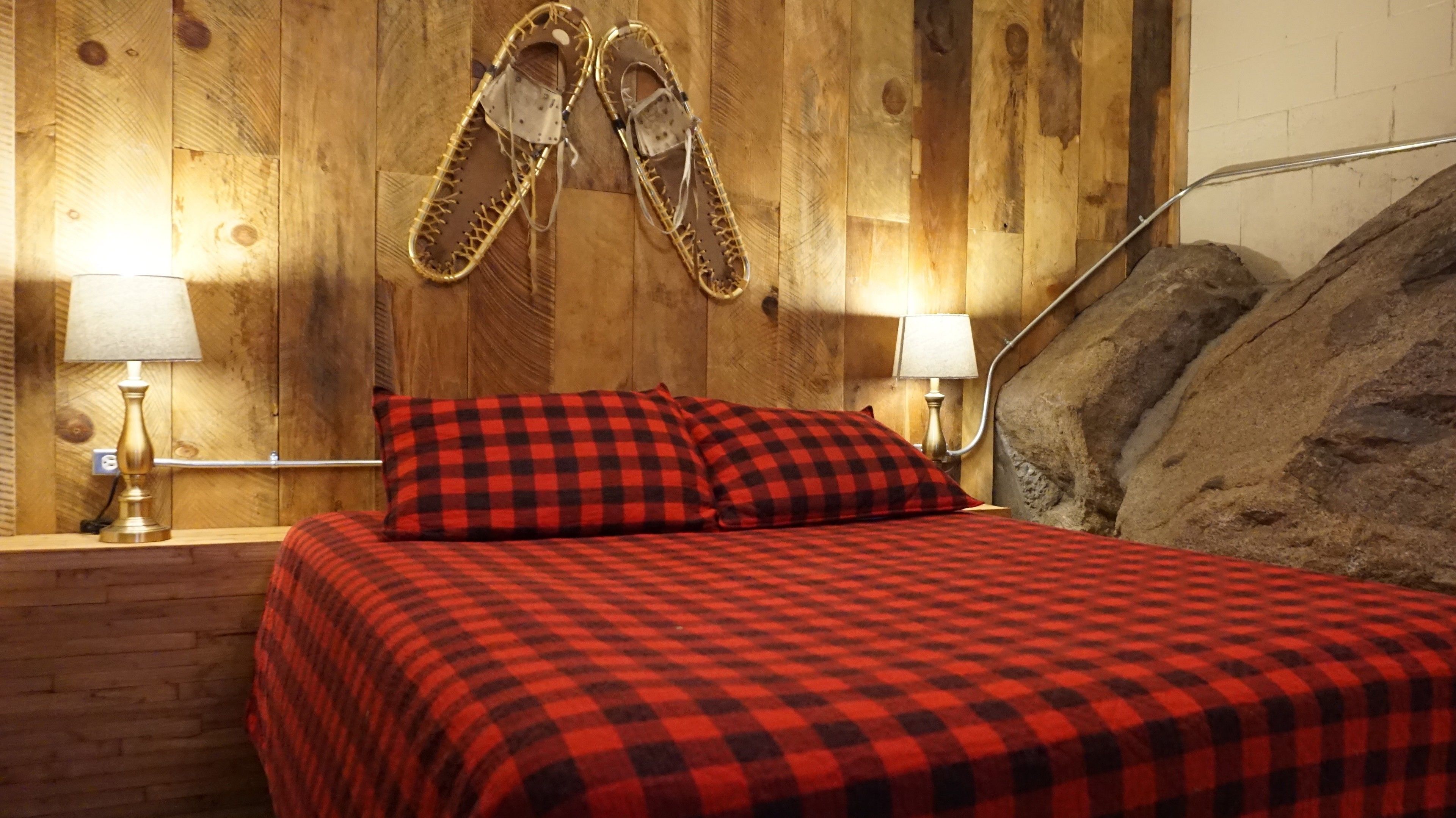 Shaver Lake Village Hotel