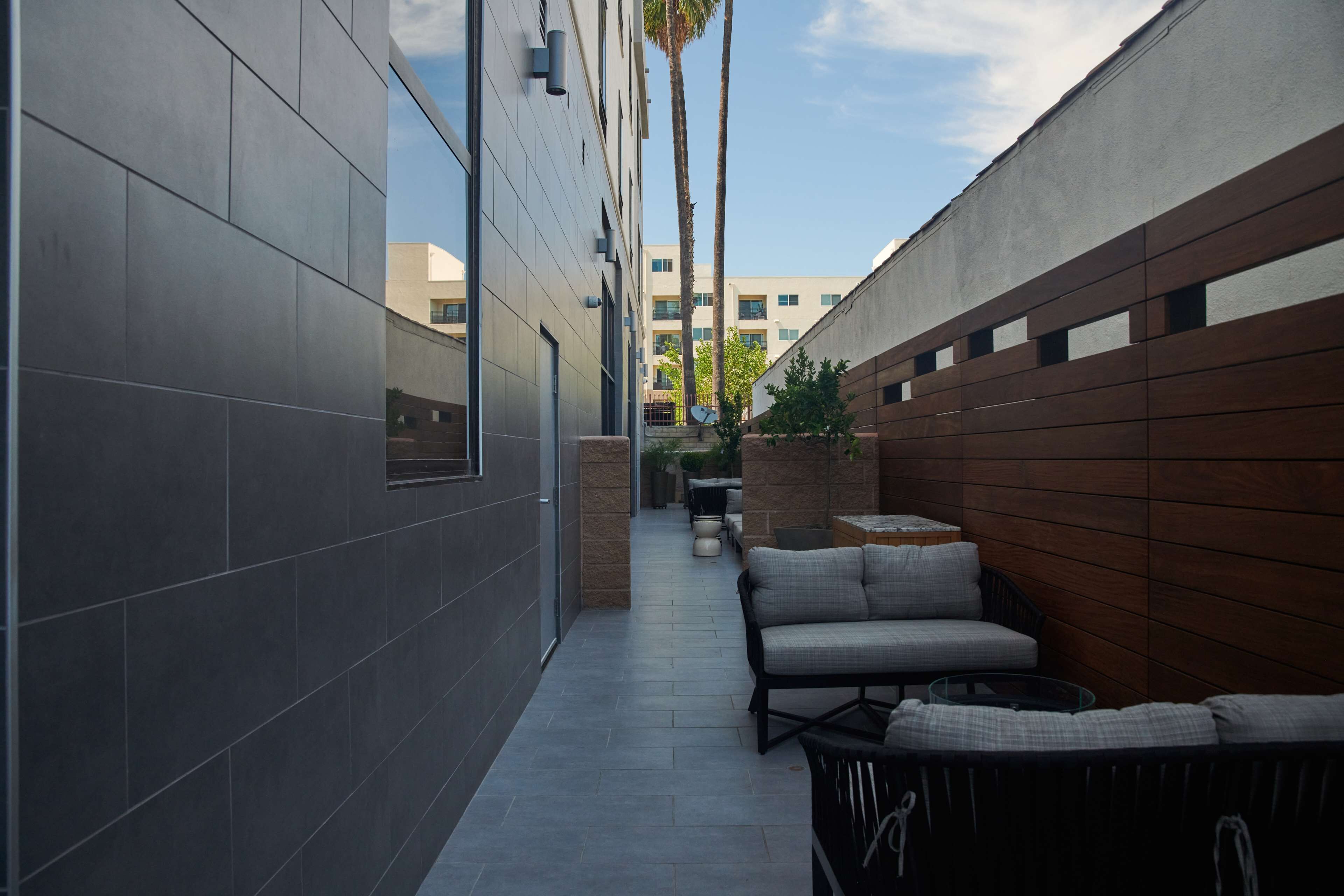 Hampton Inn & Suites Los Angeles/Sherman Oaks
