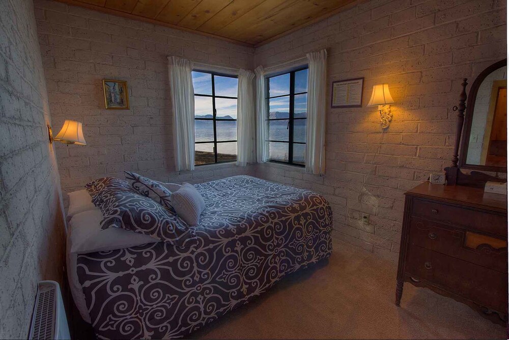 Blue Water Lodge