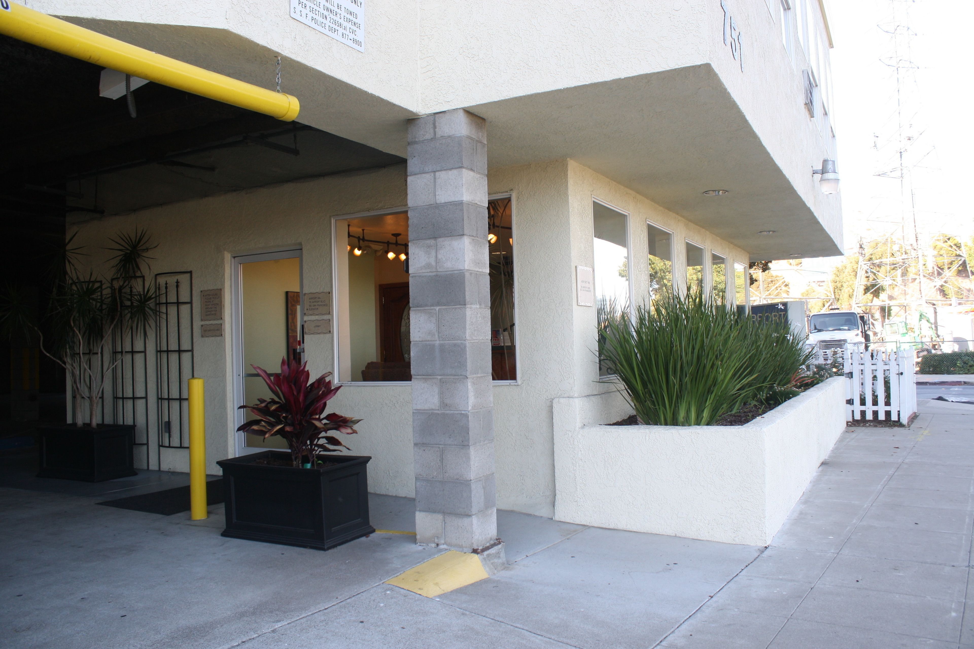 Airport Inn