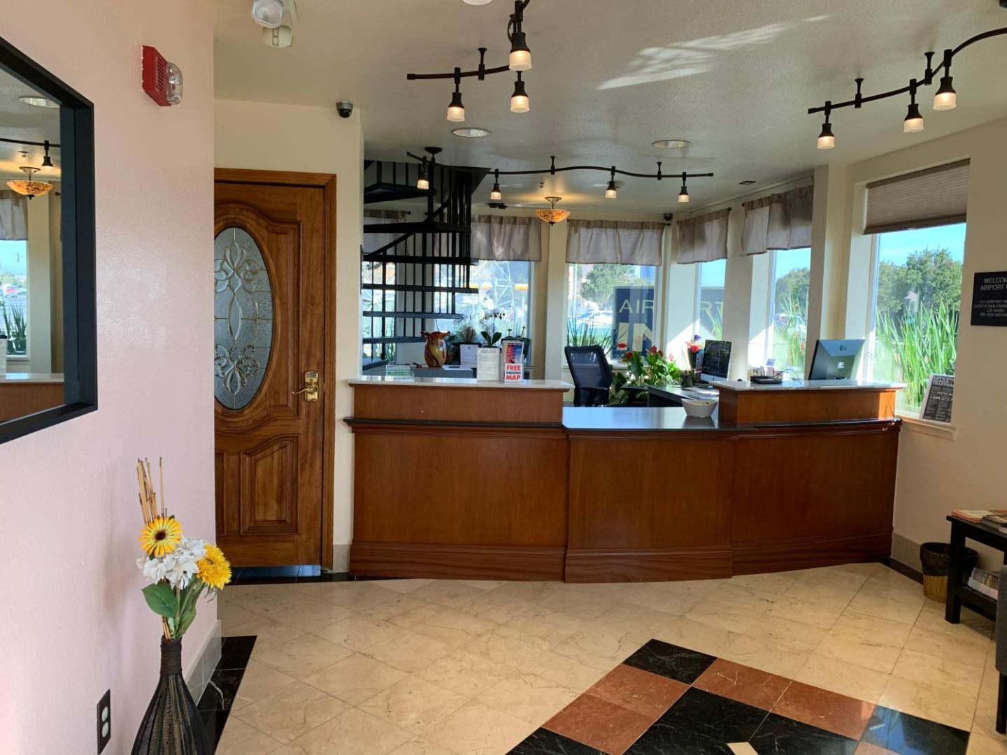 Airport Inn