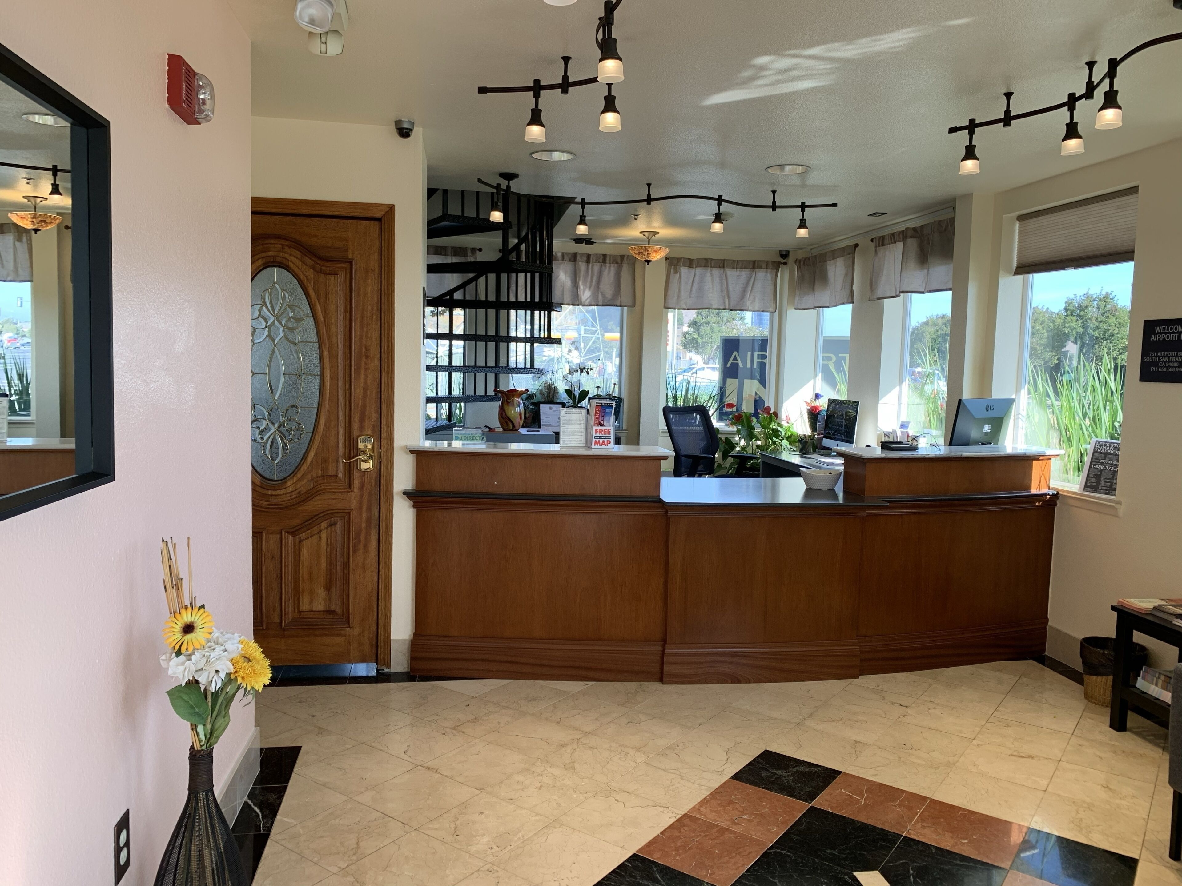 Airport Inn