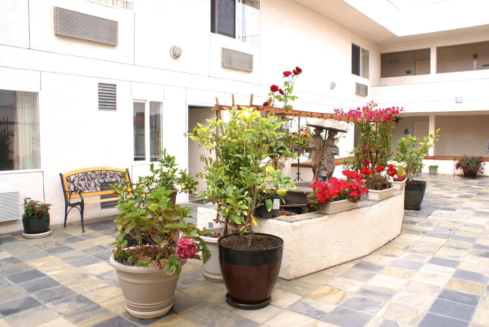 Airport Inn