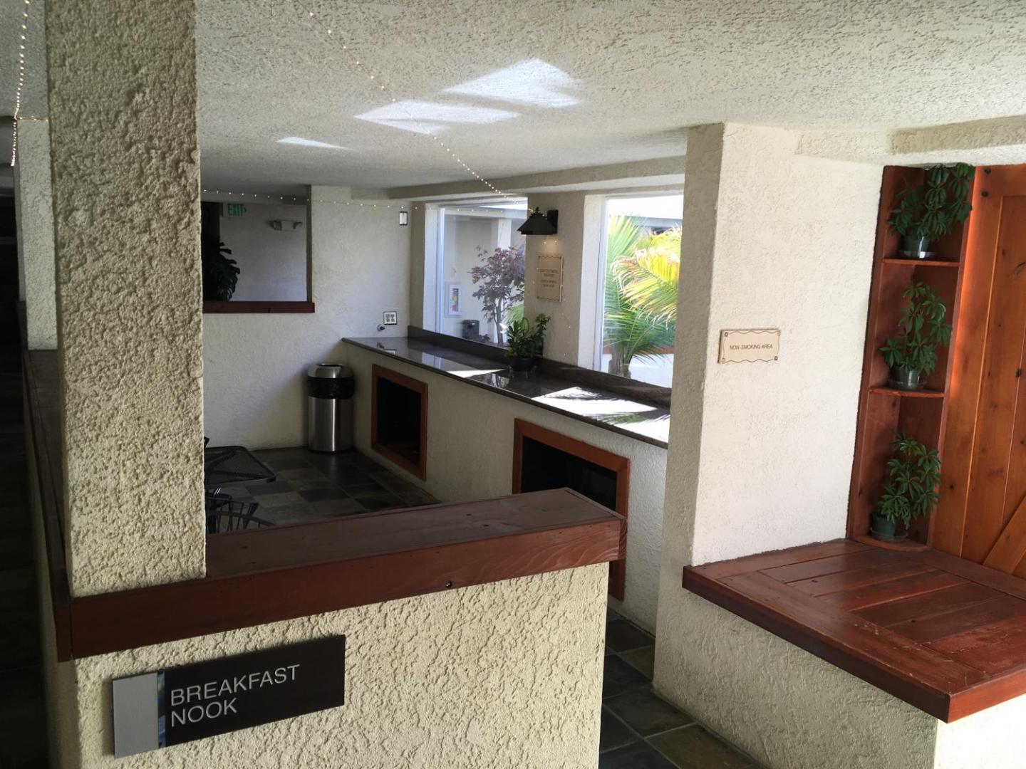 Airport Inn