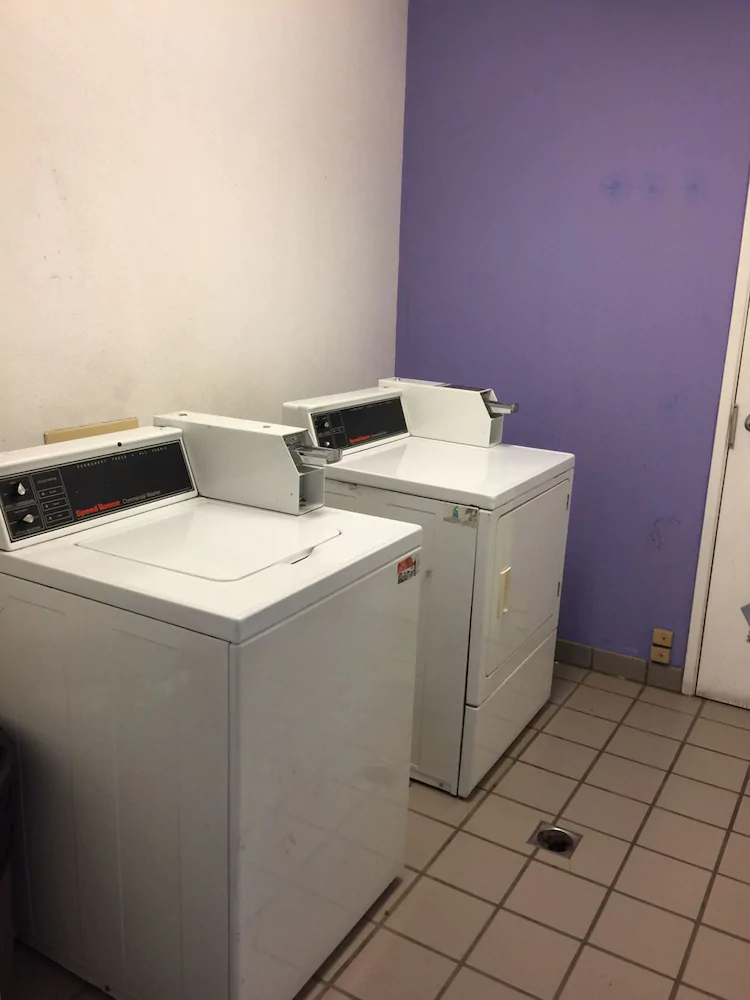 Budget Inn and Suites