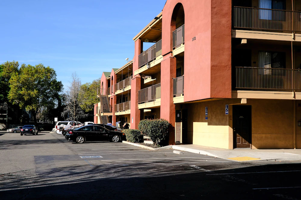 Budget Inn and Suites