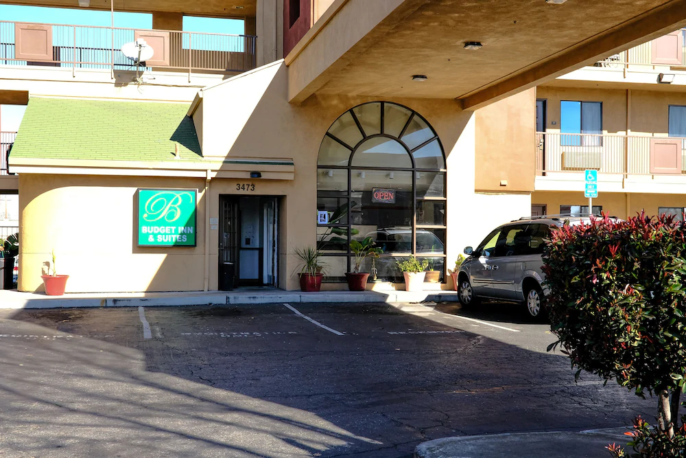 Budget Inn and Suites