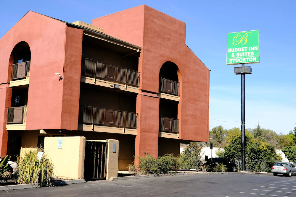 Budget Inn and Suites