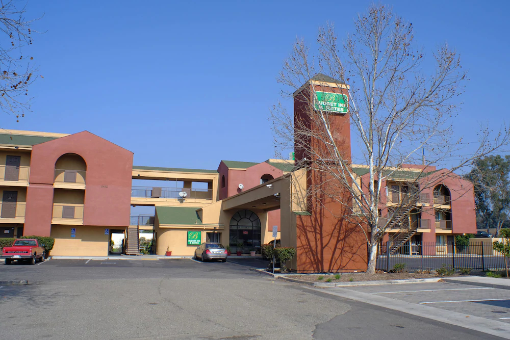 Budget Inn and Suites