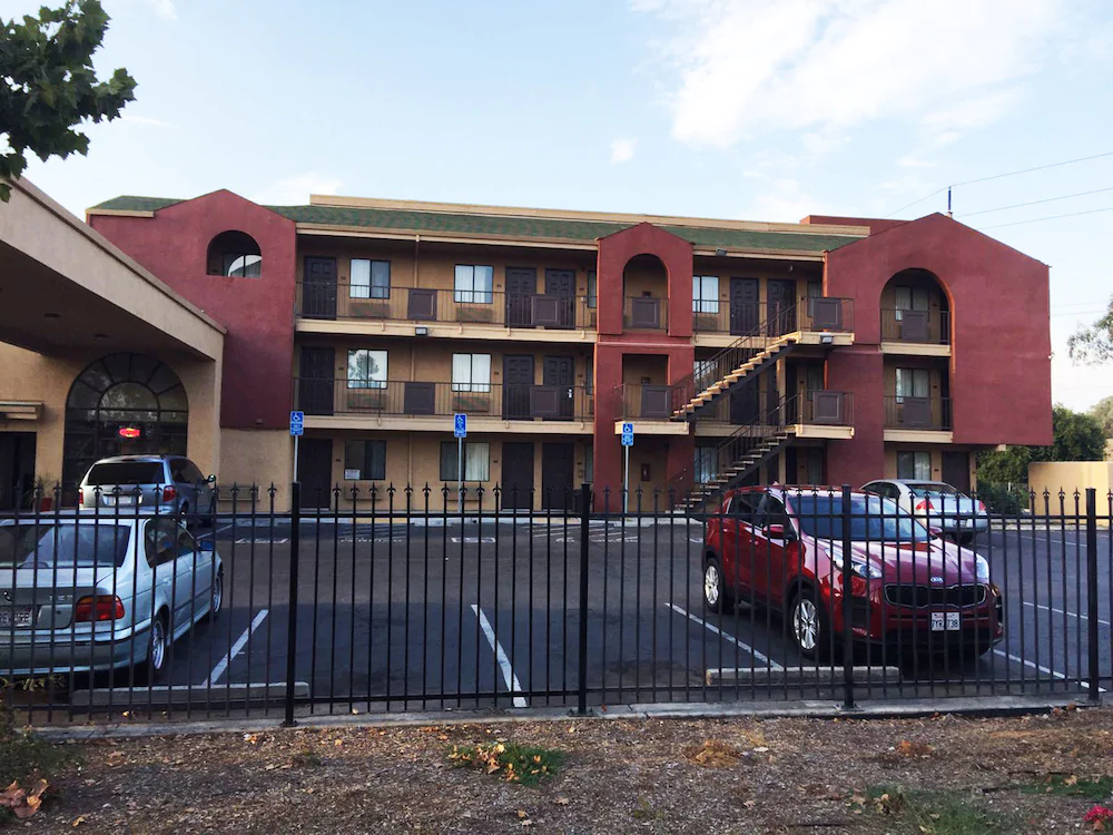 Budget Inn and Suites