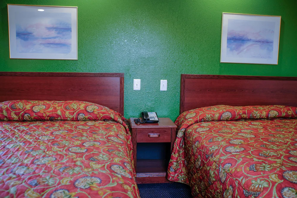 Budget Inn and Suites