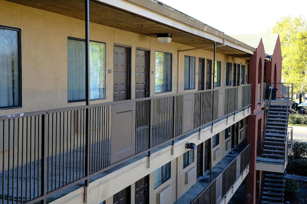 Budget Inn and Suites