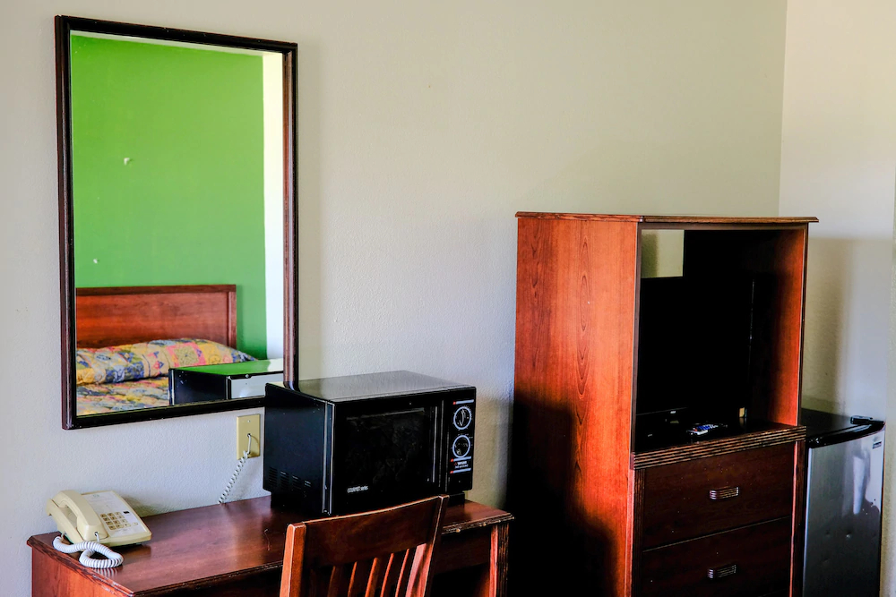 Budget Inn and Suites