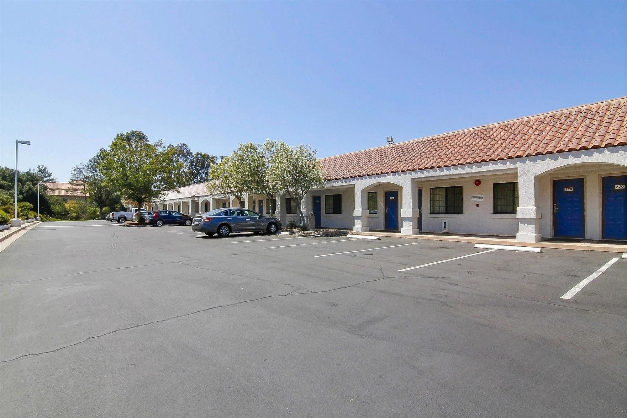 Motel 6 Thousand Oaks South