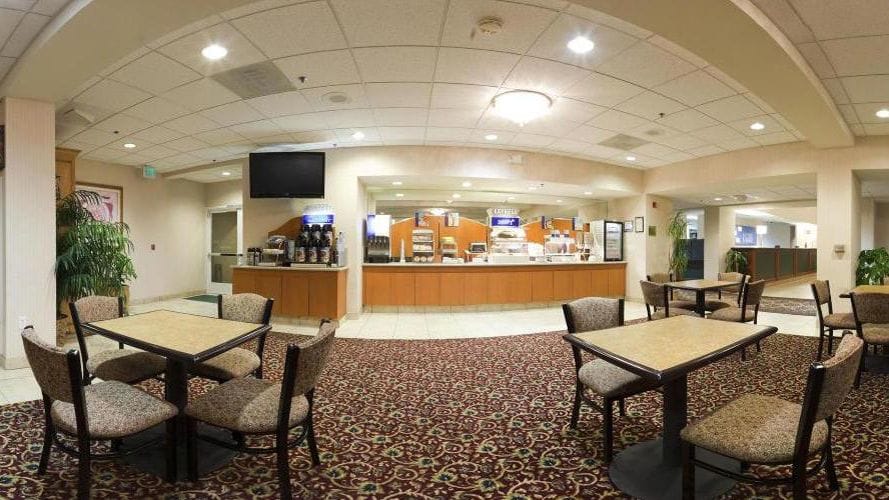 Holiday Inn Express Hotel & Suites Tracy
