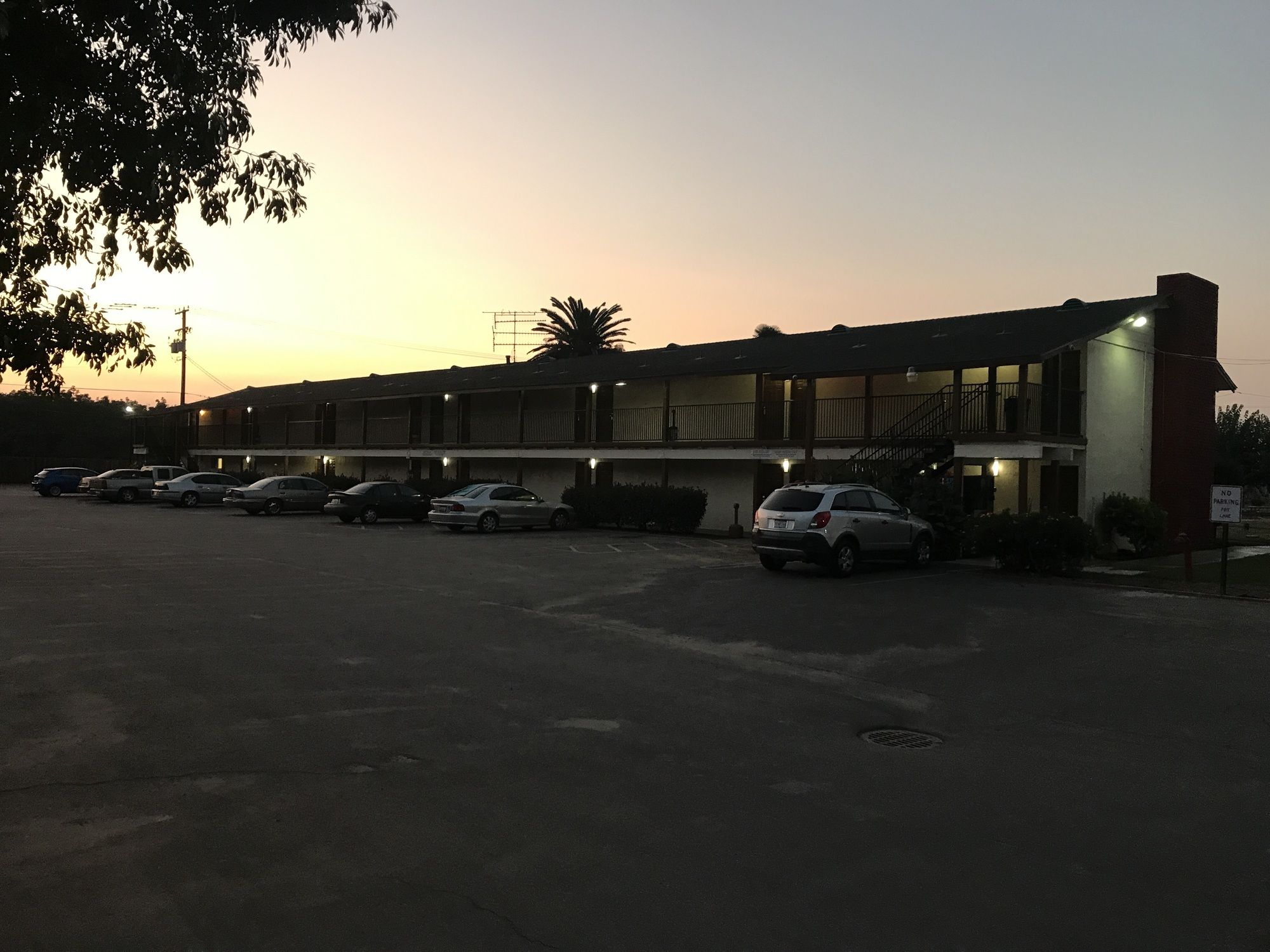 99 Palms Inn & Suites