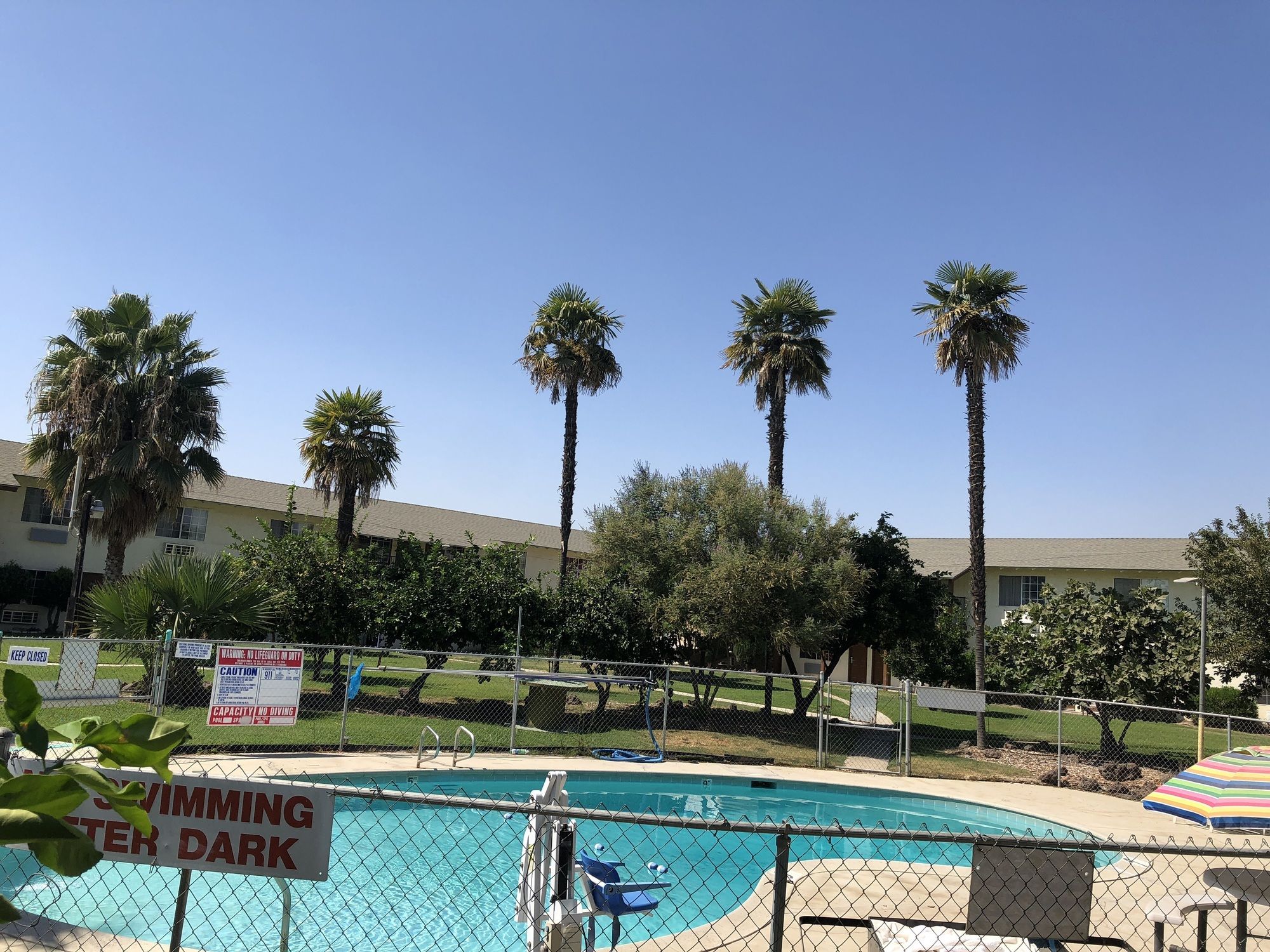 99 Palms Inn & Suites