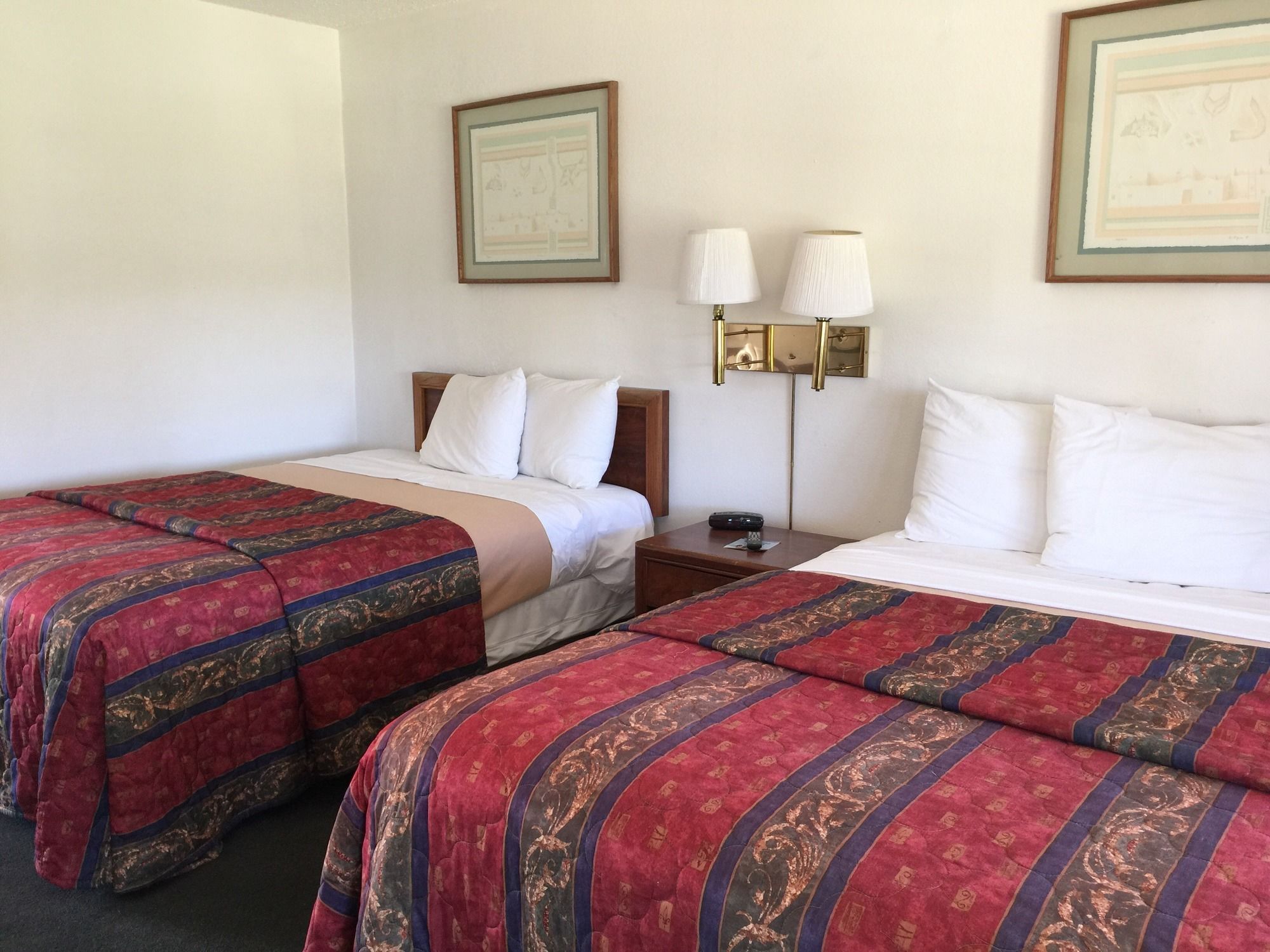 99 Palms Inn & Suites
