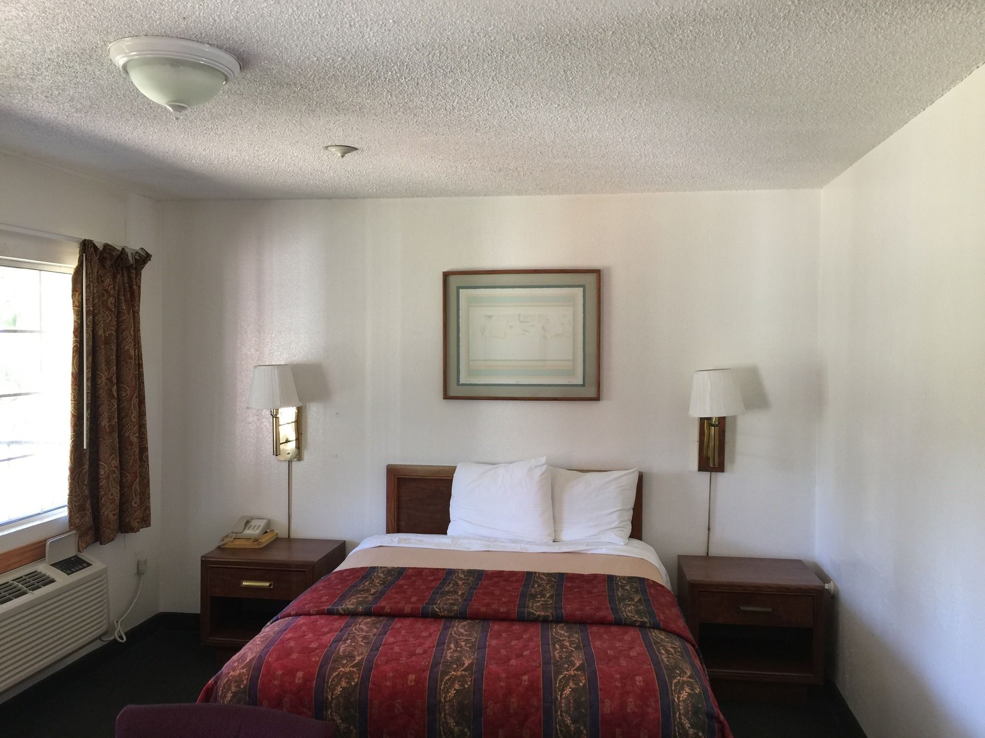 99 Palms Inn & Suites
