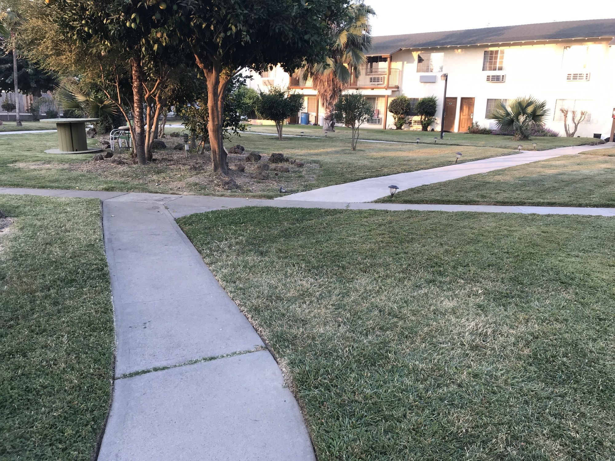 99 Palms Inn & Suites