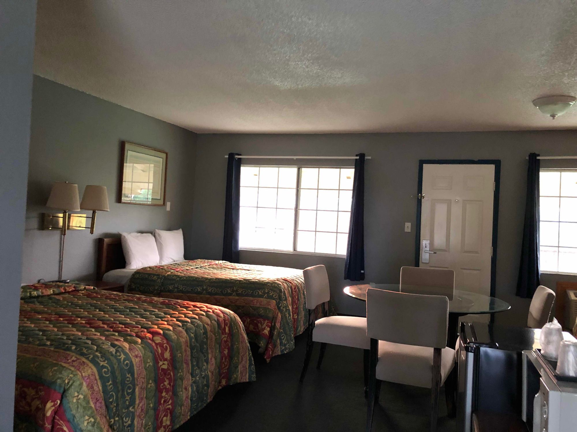 99 Palms Inn & Suites