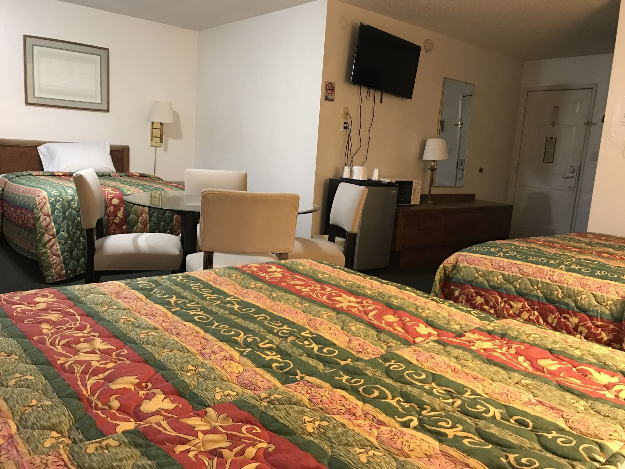 99 Palms Inn & Suites