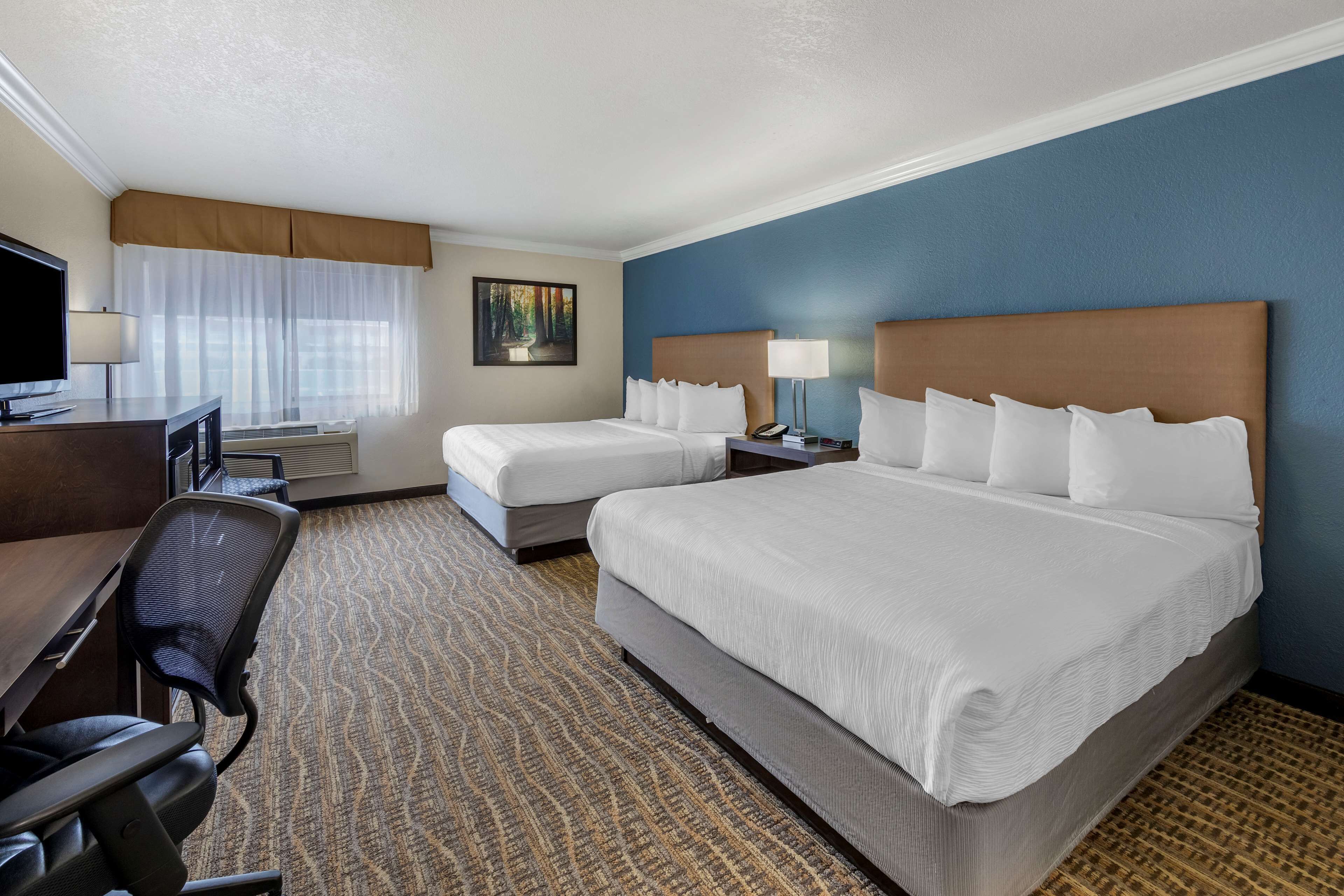 Best Western Town & Country Lodge