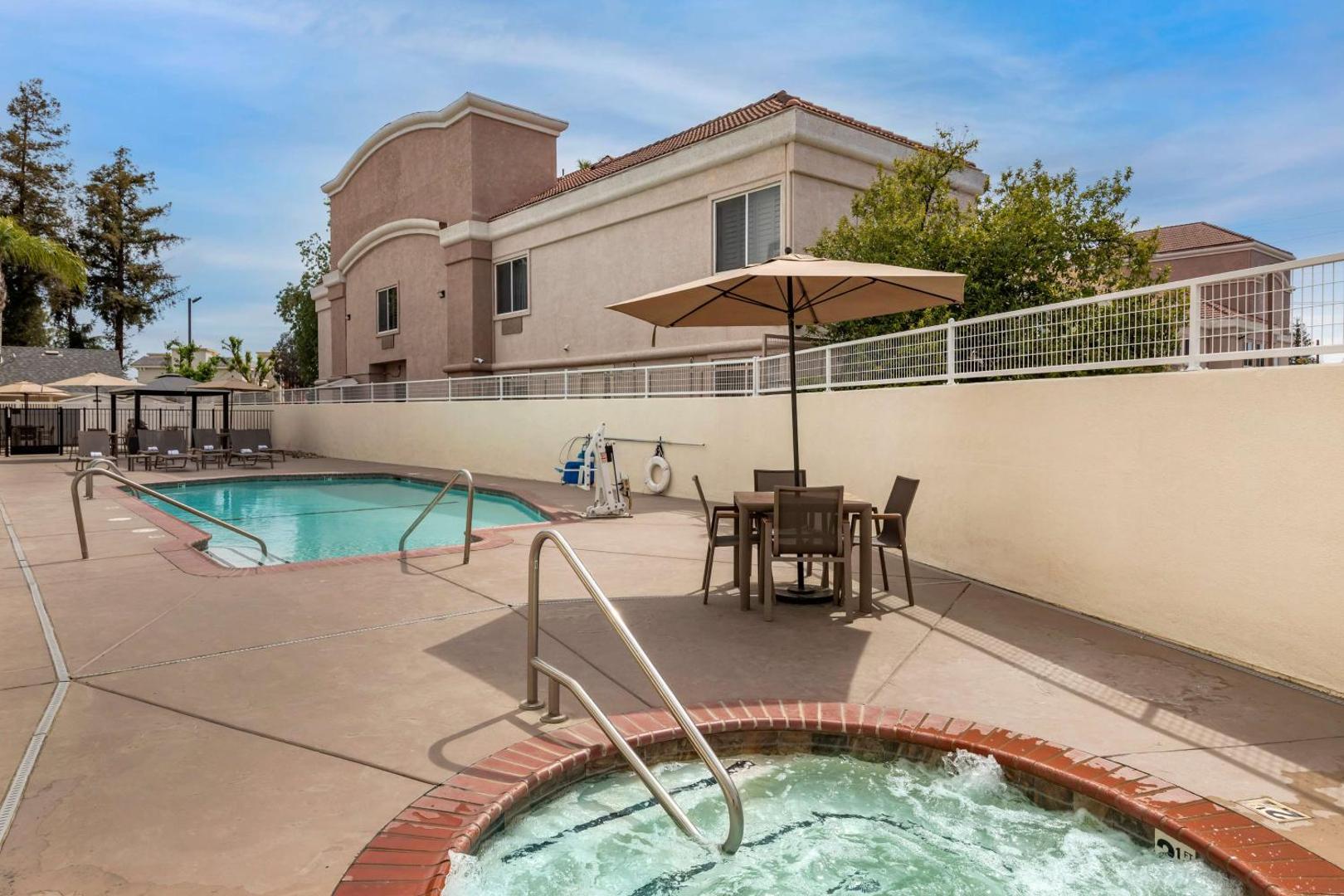 Best Western Town & Country Lodge
