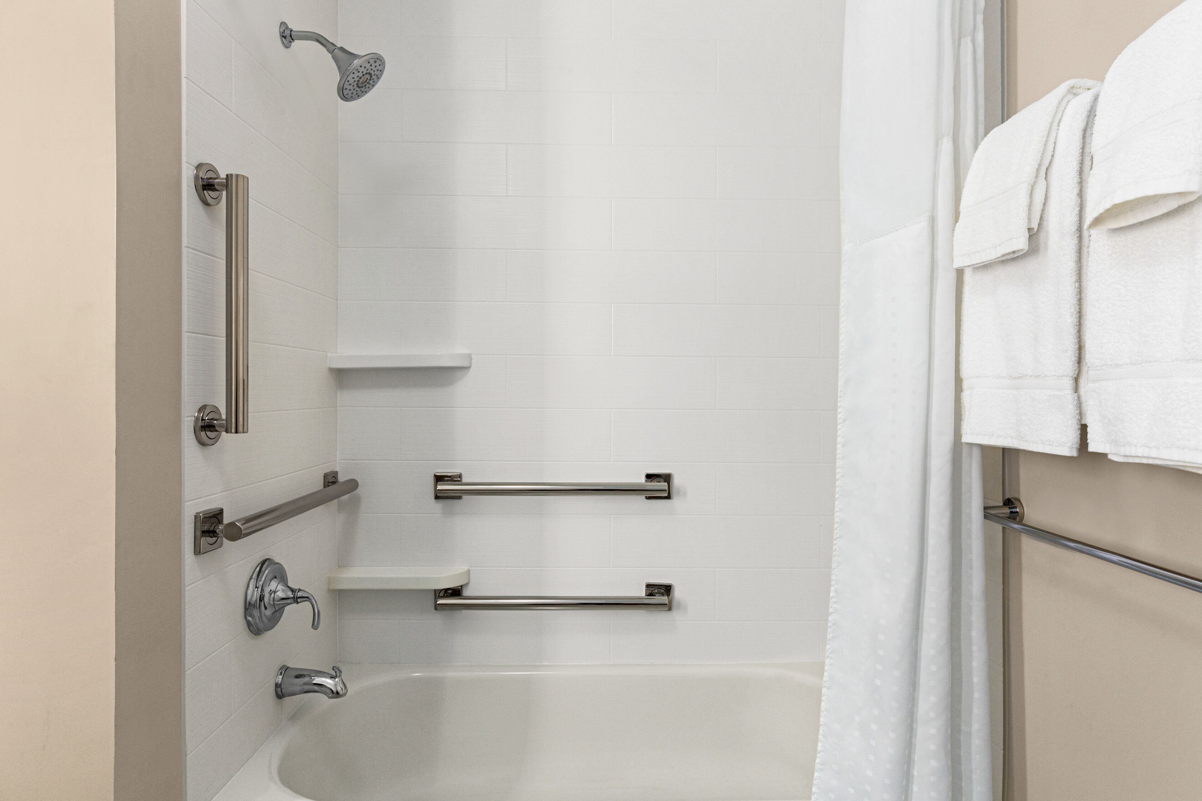 Holiday Inn Express & Suites Ukiah