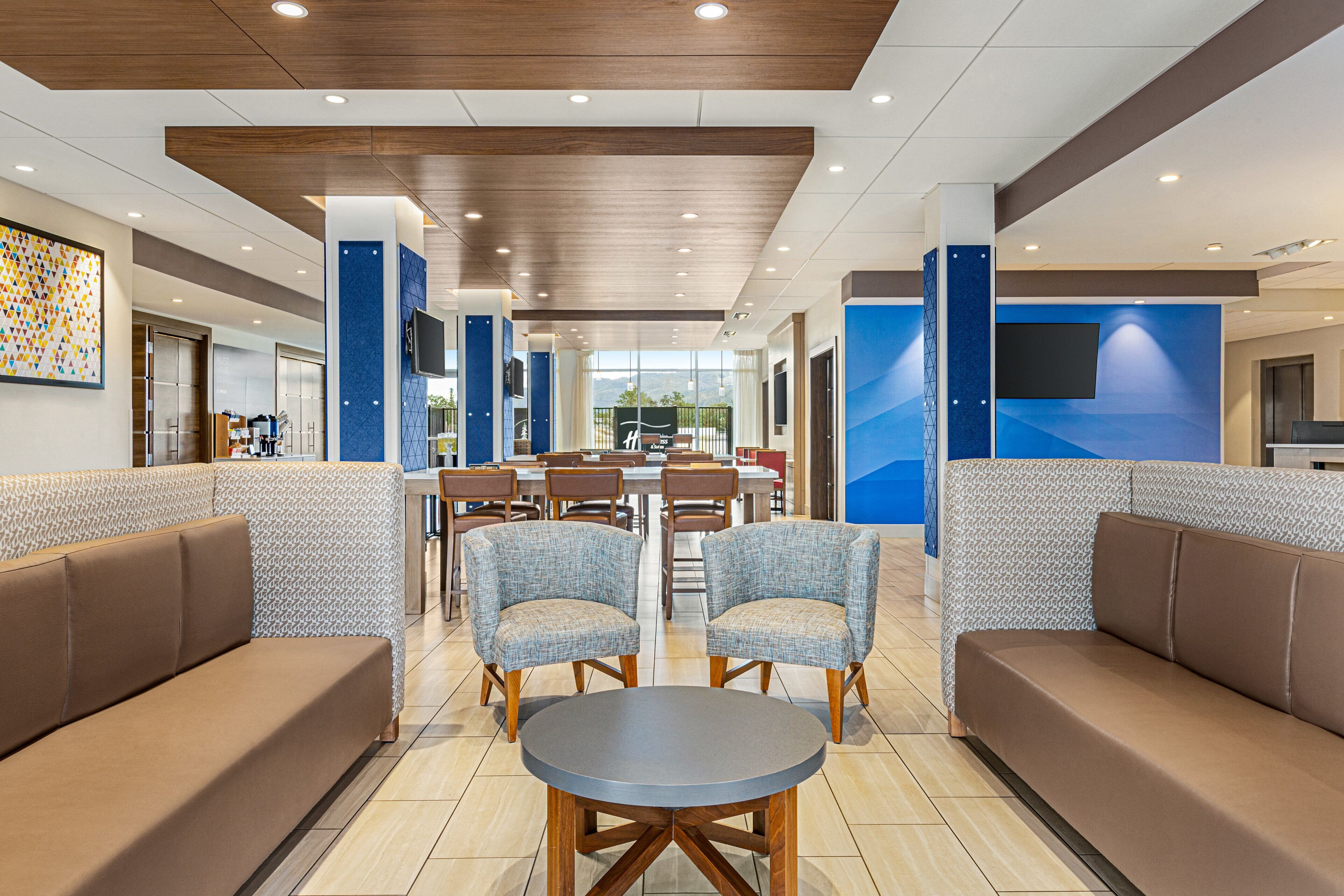 Holiday Inn Express & Suites Ukiah