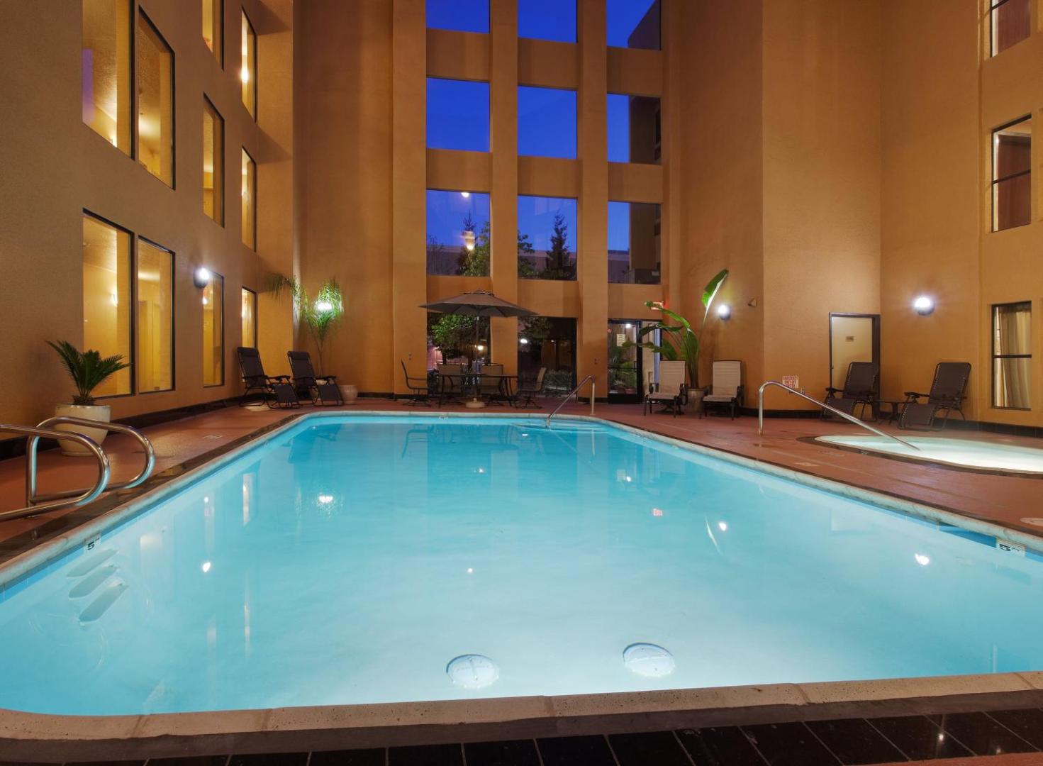 Holiday Inn Express Union City - San Jose