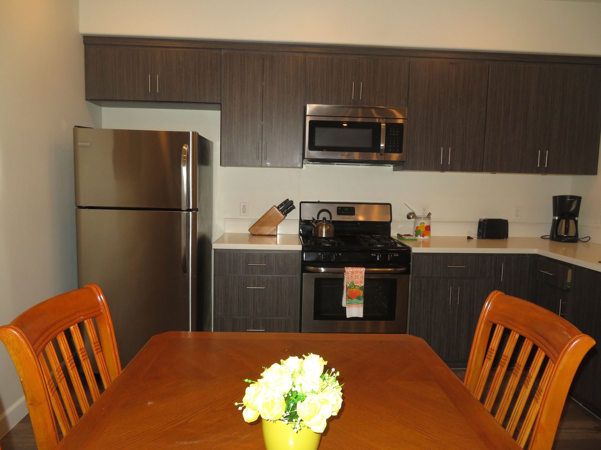 Fully Furnished Apartments near Hollywood