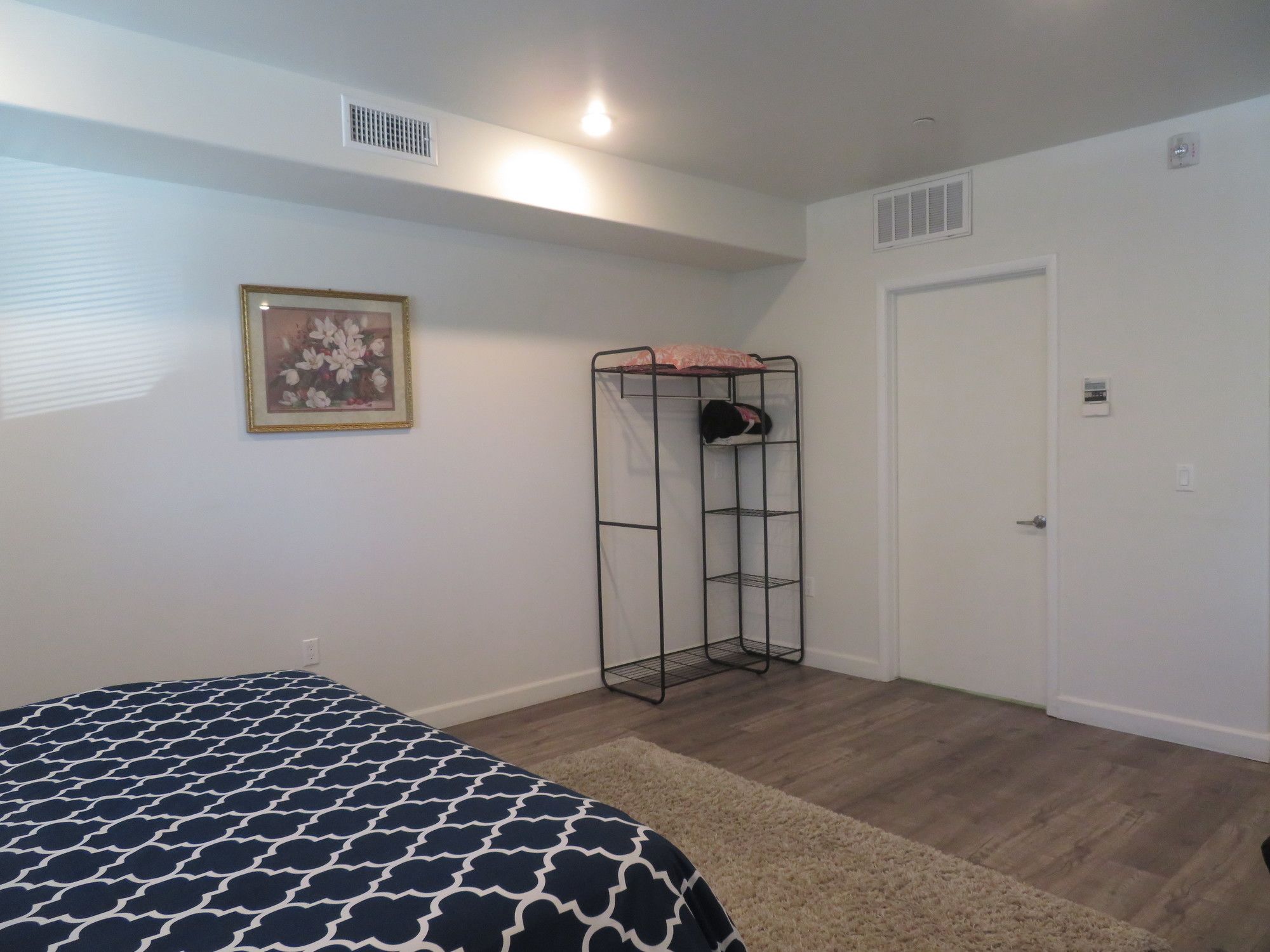 Fully Furnished Apartments near Hollywood