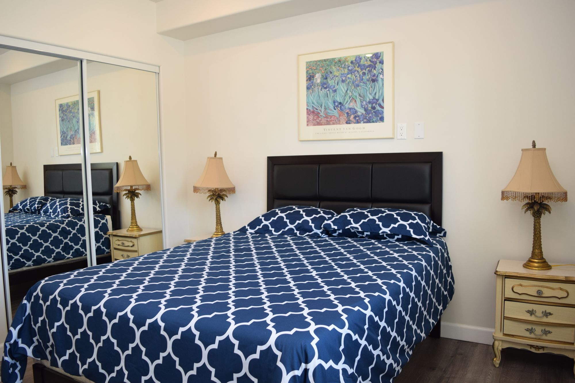 Fully Furnished Apartments near Hollywood